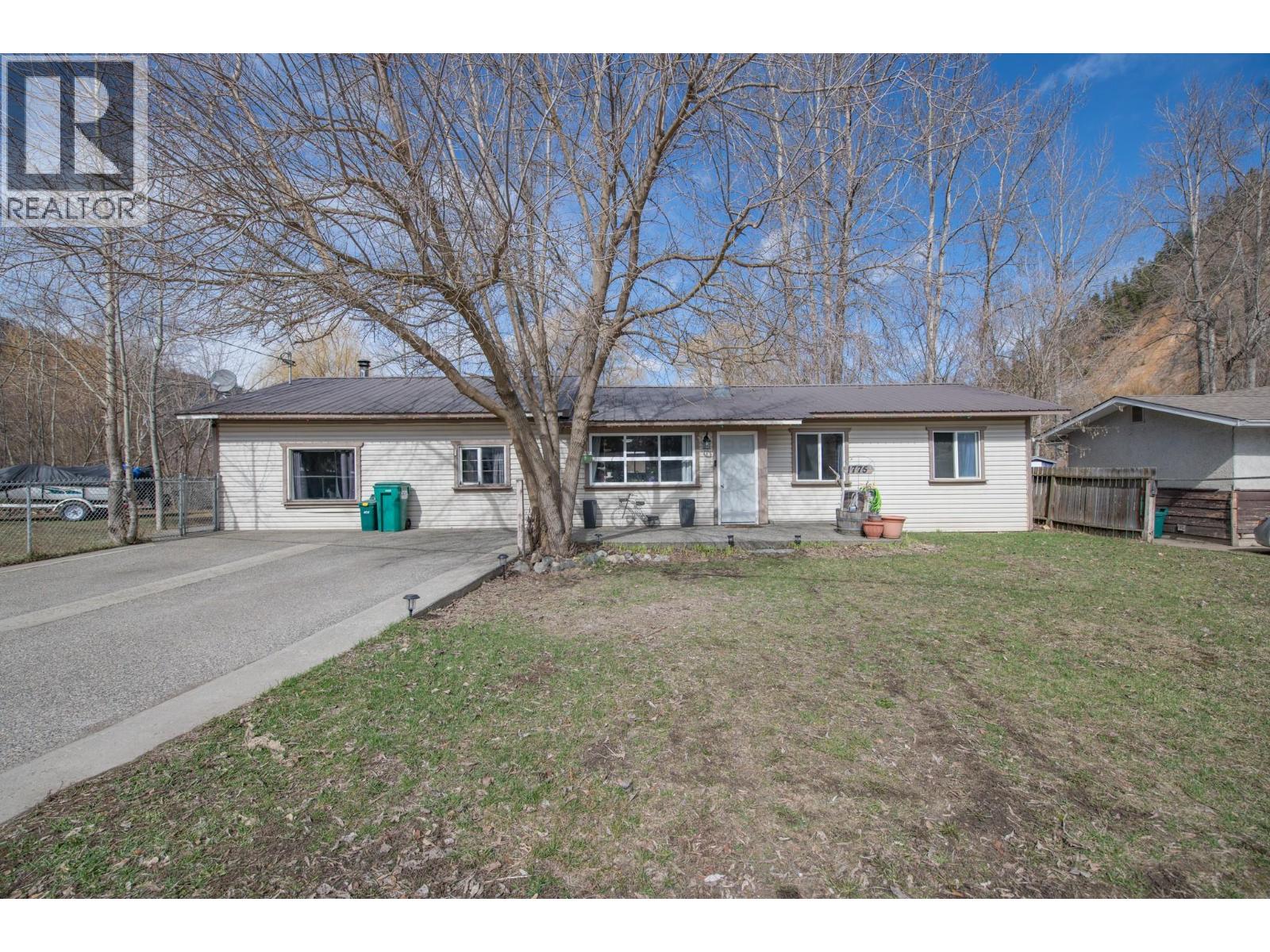 1775 Maple Street, Lumby, British Columbia  V0E 2G0 - Photo 34 - 10380789