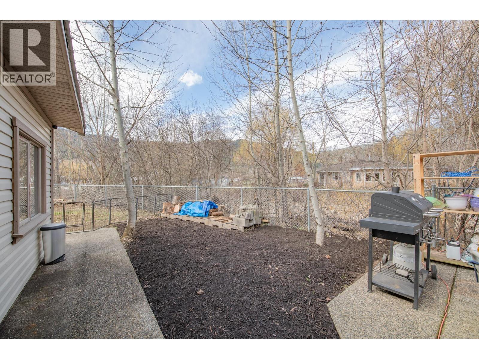 1775 Maple Street, Lumby, British Columbia  V0E 2G0 - Photo 41 - 10380789
