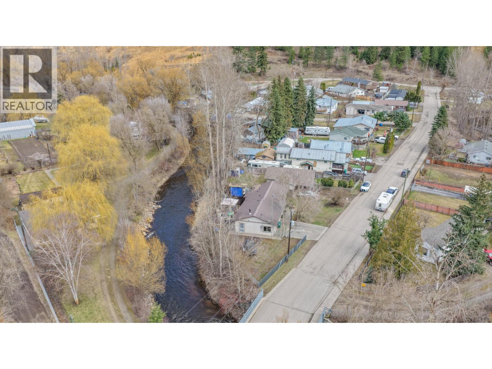 1775 Maple Street, Lumby, British Columbia  V0E 2G0 - Photo 51 - 10380789