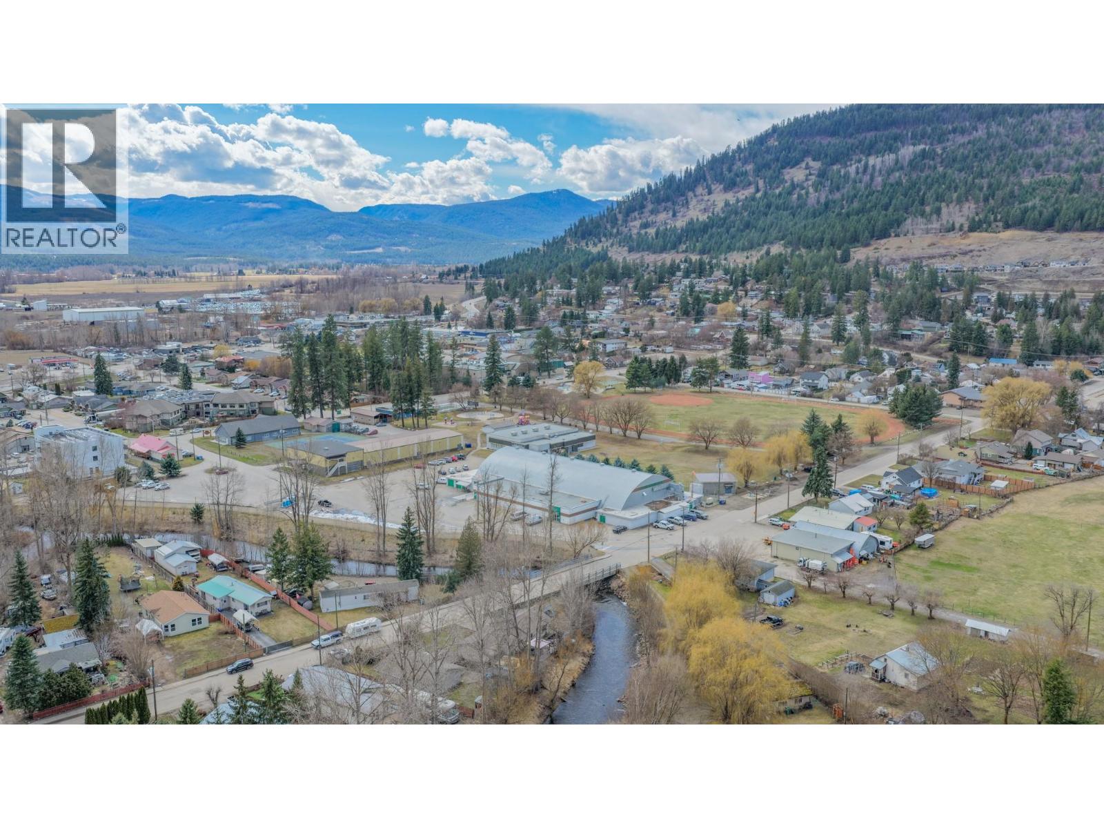 1775 Maple Street, Lumby, British Columbia  V0E 2G0 - Photo 54 - 10380789