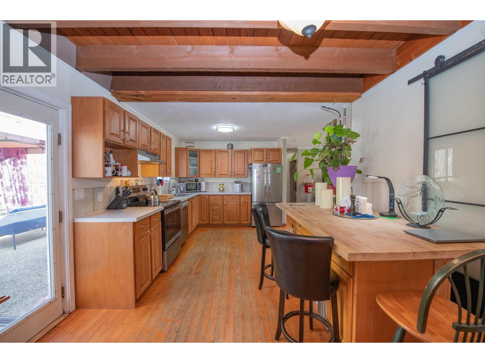 1775 Maple Street, Lumby, British Columbia  V0E 2G0 - Photo 7 - 10380789