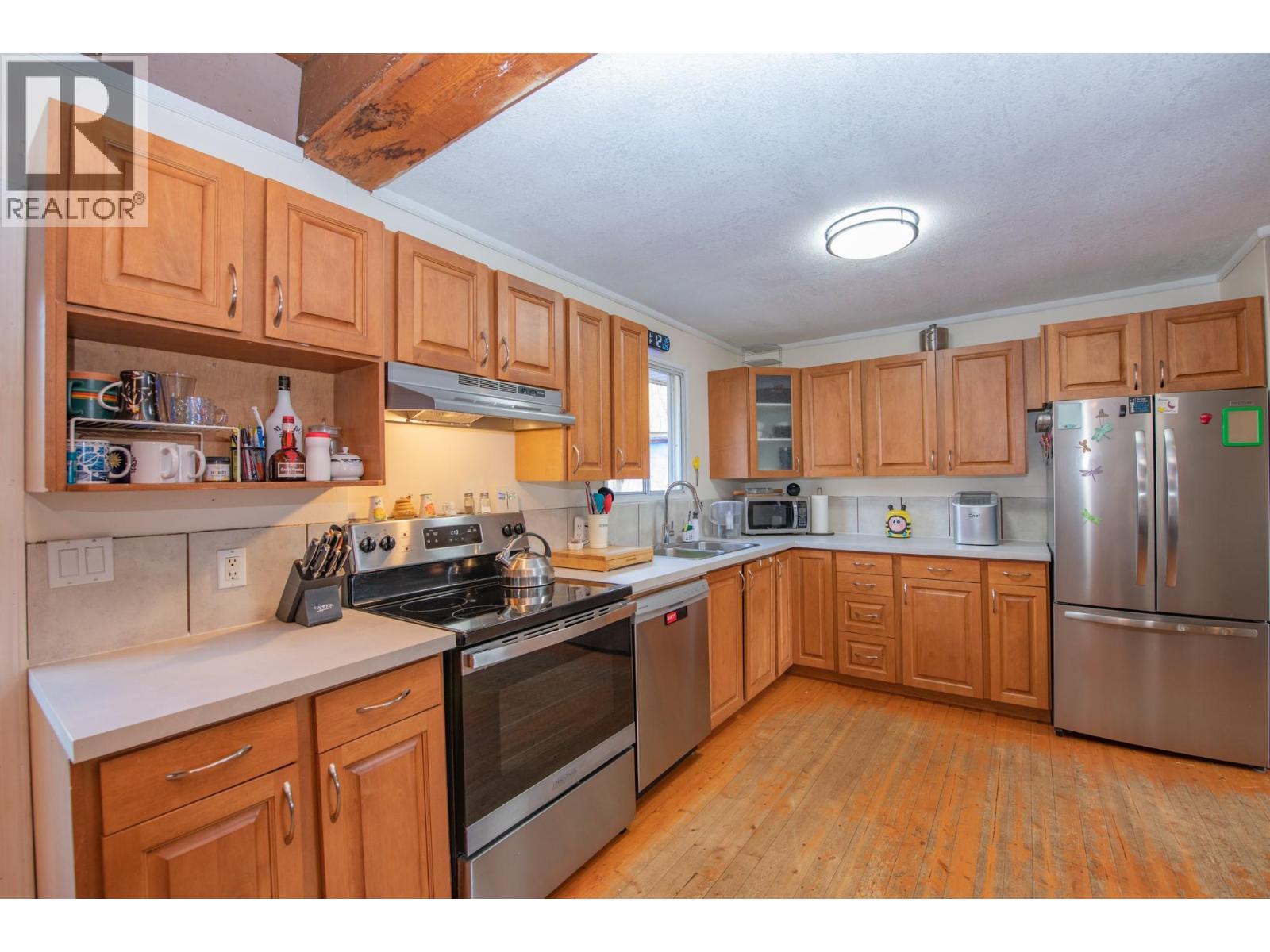 1775 Maple Street, Lumby, British Columbia  V0E 2G0 - Photo 8 - 10380789