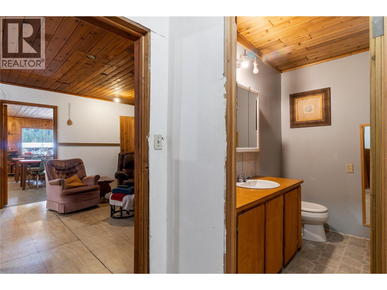 8225 Seymour Arm Forest Service Road, Seymour Arm, British Columbia  V0E 2V2 - Photo 38 - 10381306