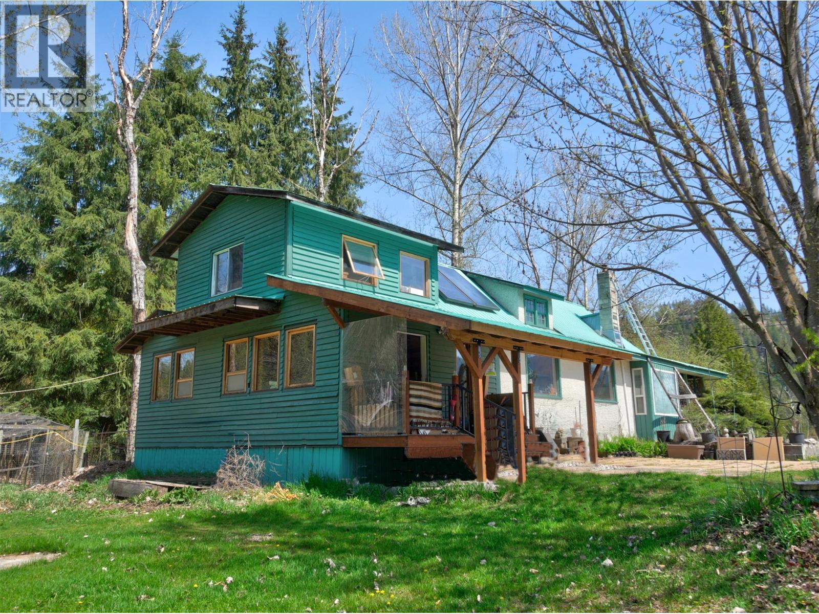 3837 Pass Creek Road, Crescent Valley, British Columbia  V0G 1H1 - Photo 11 - 10381280