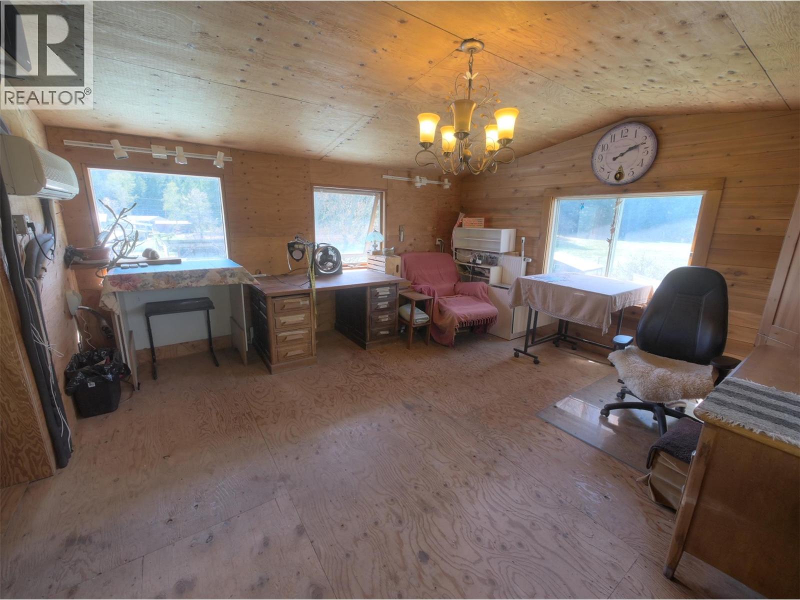 3837 Pass Creek Road, Crescent Valley, British Columbia  V0G 1H1 - Photo 7 - 10381280