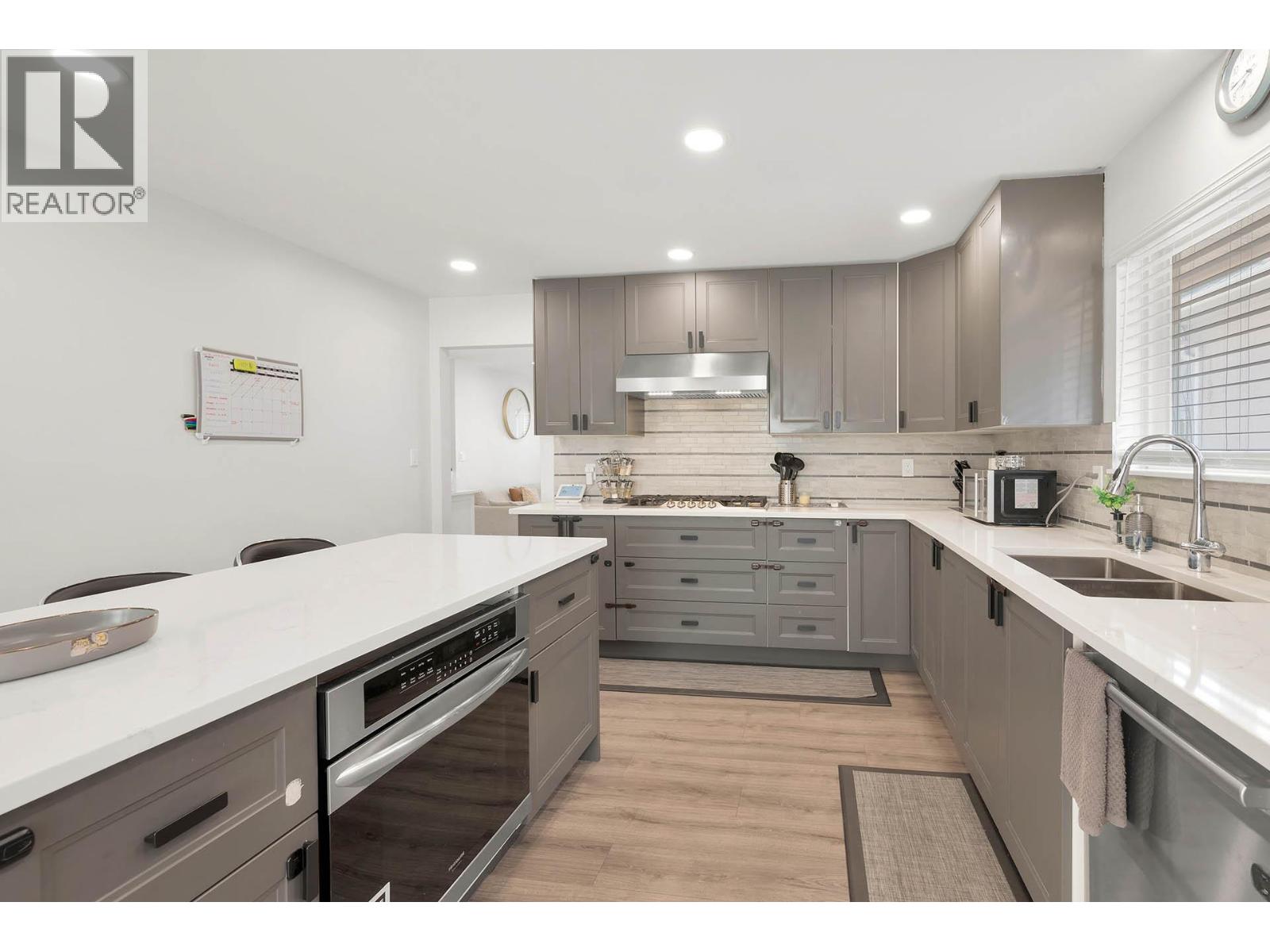 667 Dunrobin Drive, Kamloops, British Columbia  V1s 1w2 - Photo 11 - 10381232