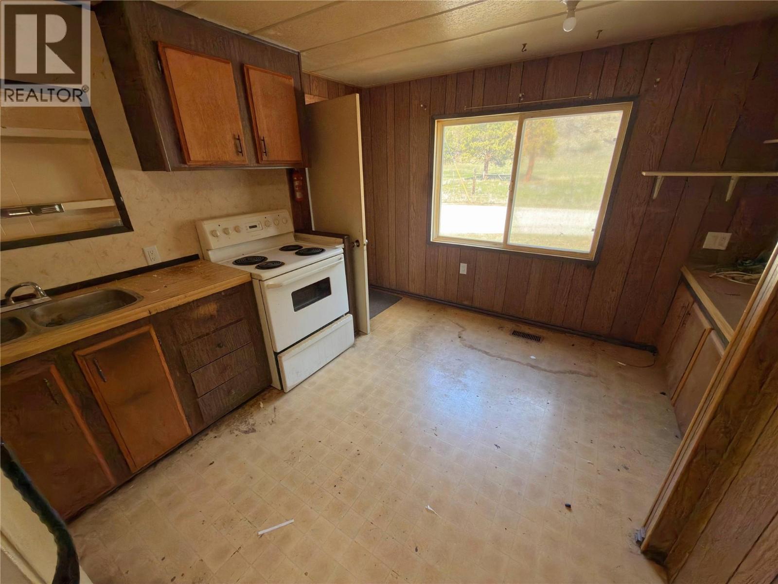 301 9th Avenue, Princeton, British Columbia  V0X 1W0 - Photo 10 - 10380917