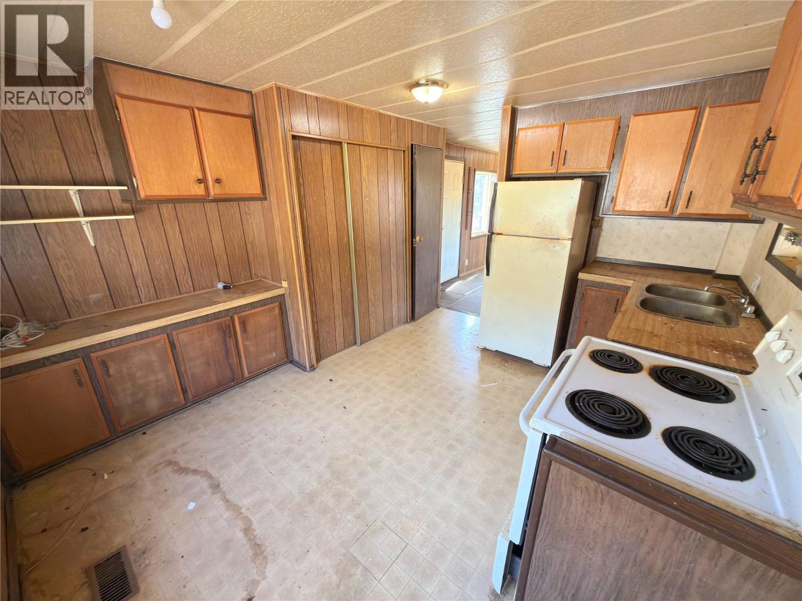 301 9th Avenue, Princeton, British Columbia  V0X 1W0 - Photo 11 - 10380917