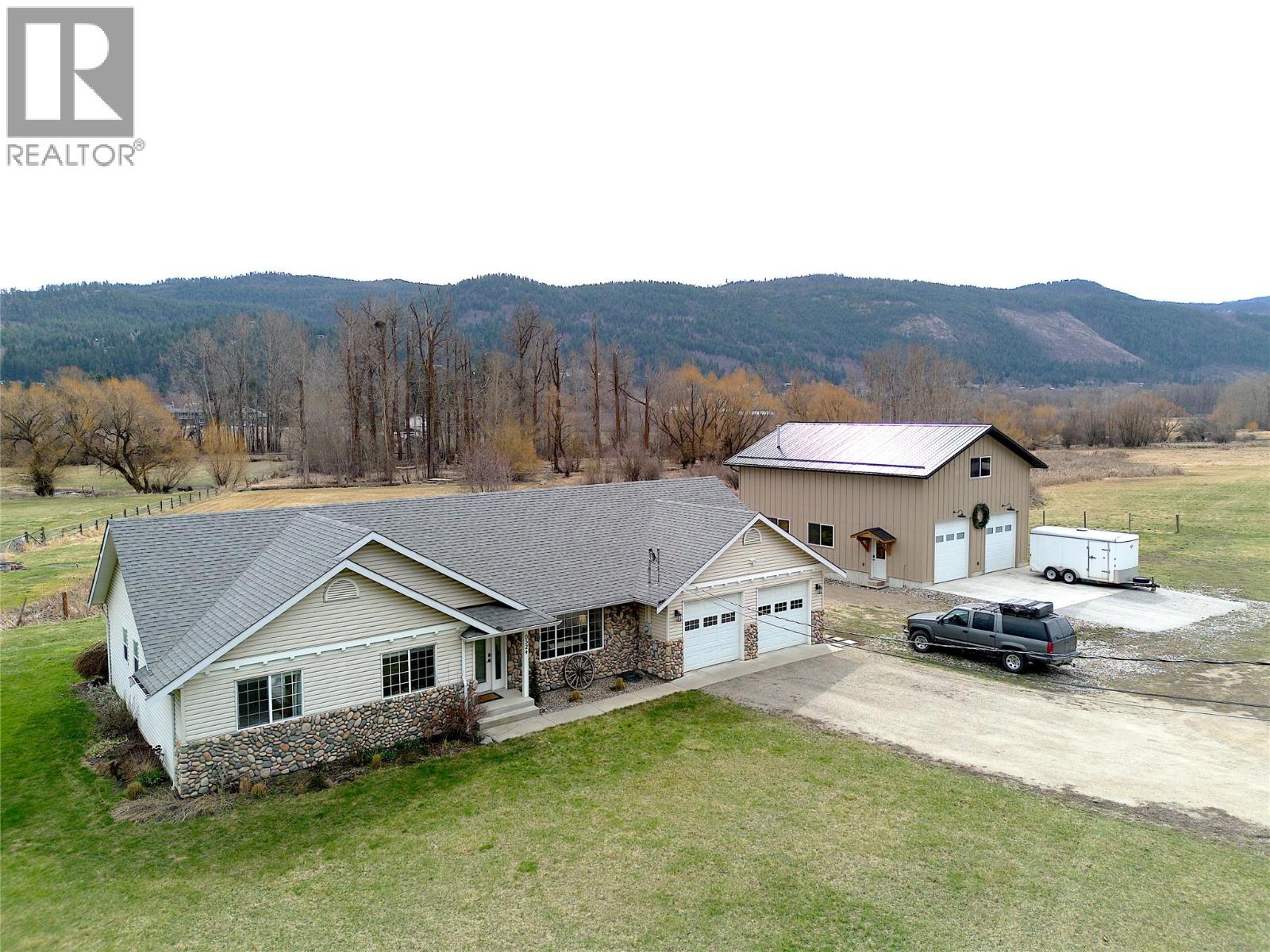 6524 Highway 6, Coldstream, British Columbia  V1B 3C6 - Photo 1 - 10381158