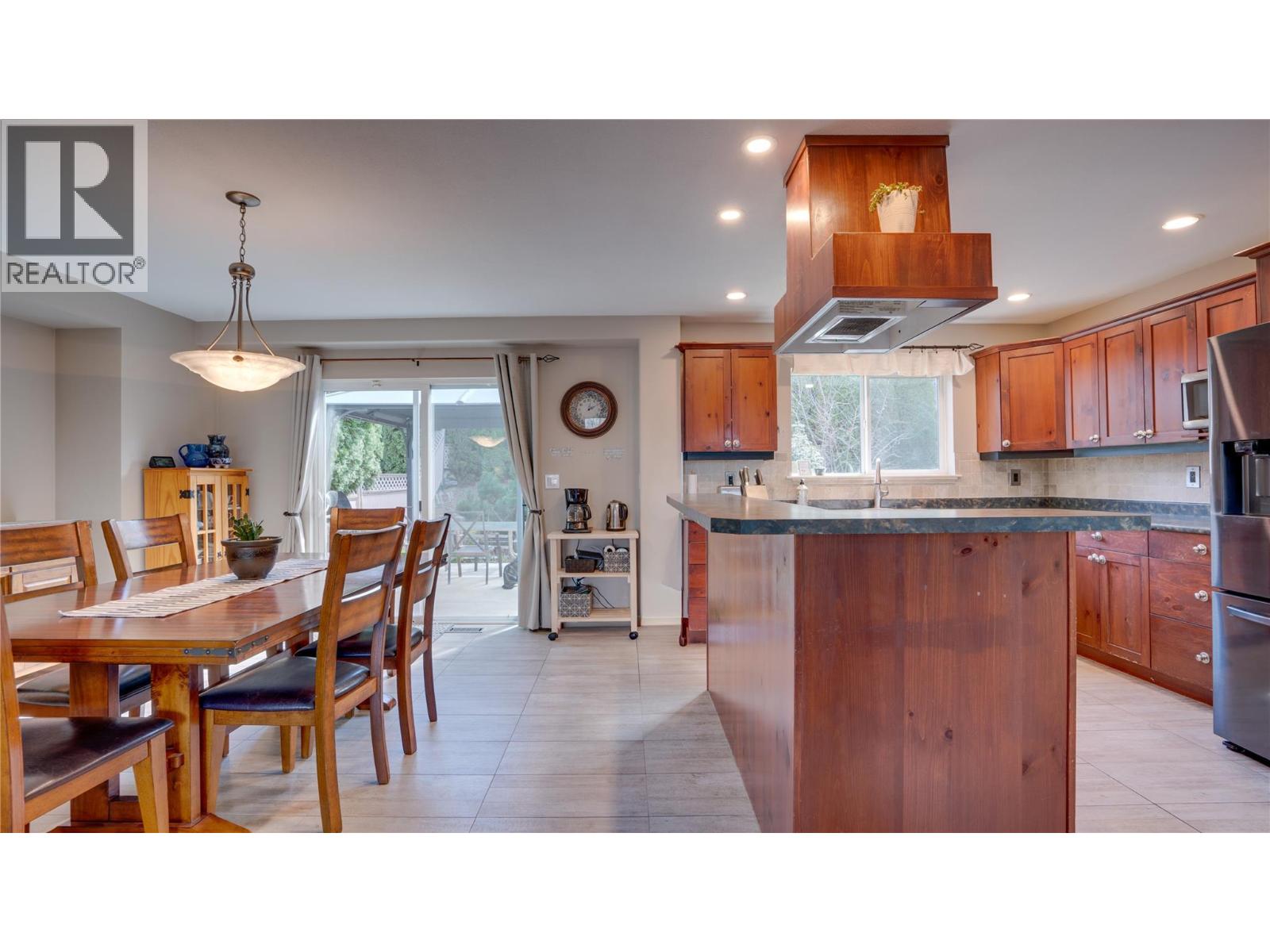 991 Mt. Bulman Drive, Vernon, British Columbia  V1B 2Z1 - Photo 10 - 10381098