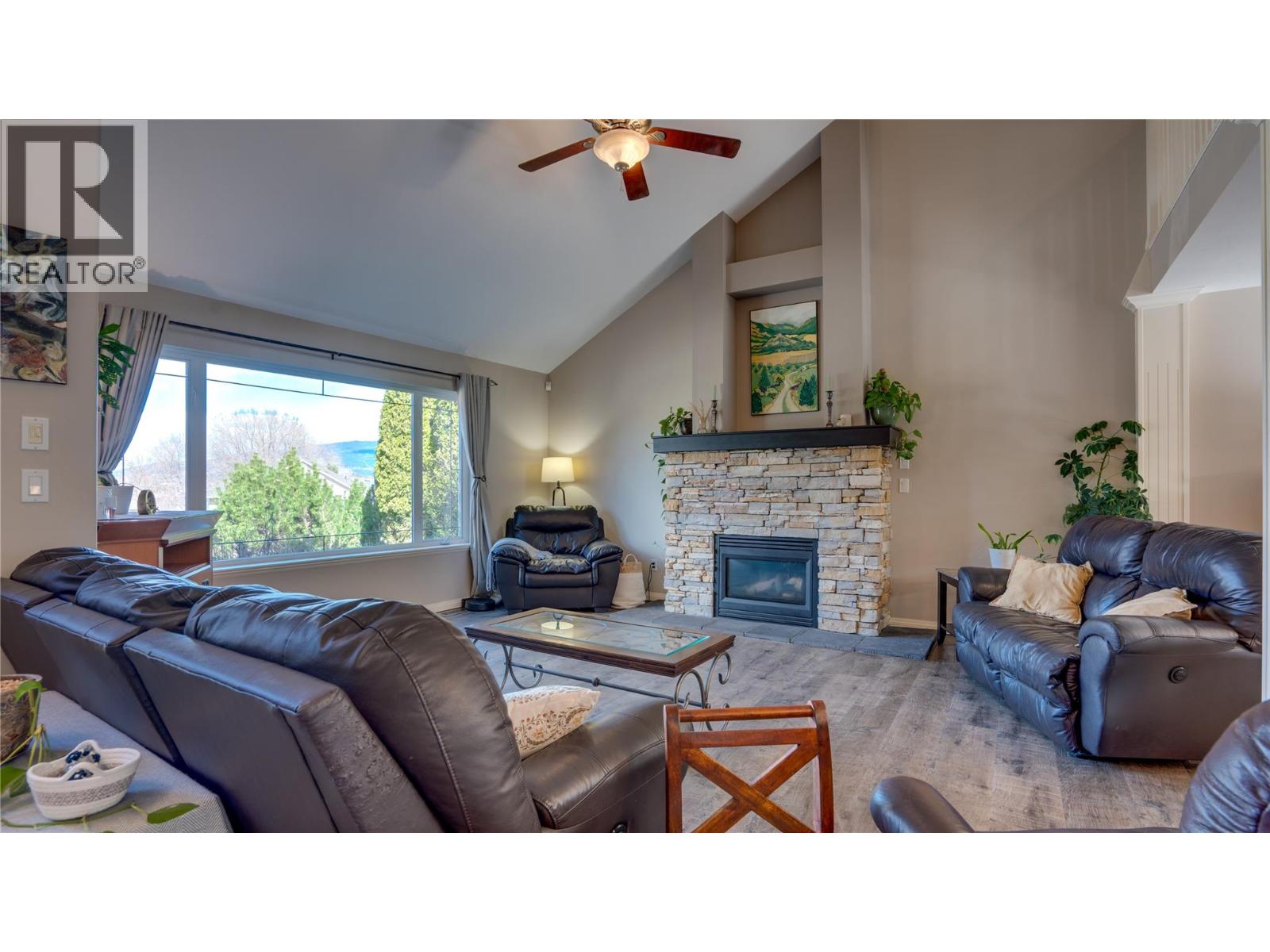 991 Mt. Bulman Drive, Vernon, British Columbia  V1B 2Z1 - Photo 3 - 10381098