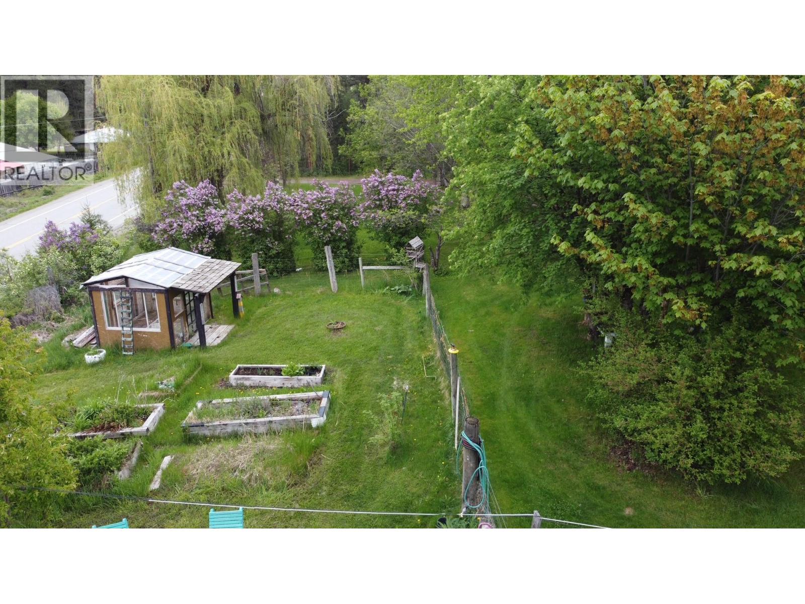 3900 3 Highway, Rock Creek, British Columbia  V0H 1Y0 - Photo 10 - 10381330