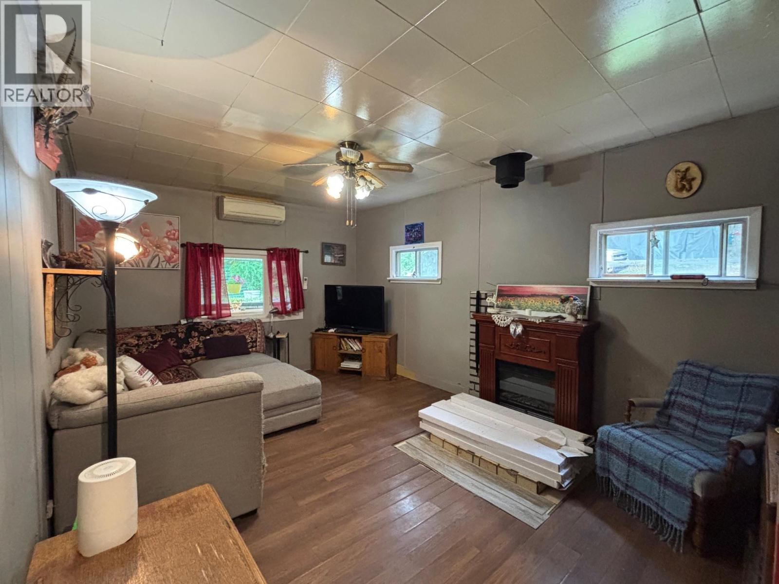 3900 3 Highway, Rock Creek, British Columbia  V0H 1Y0 - Photo 11 - 10381330