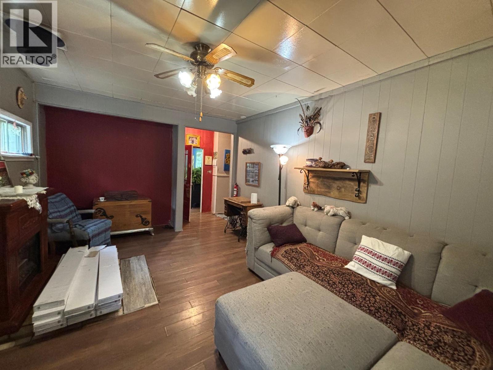 3900 3 Highway, Rock Creek, British Columbia  V0H 1Y0 - Photo 12 - 10381330