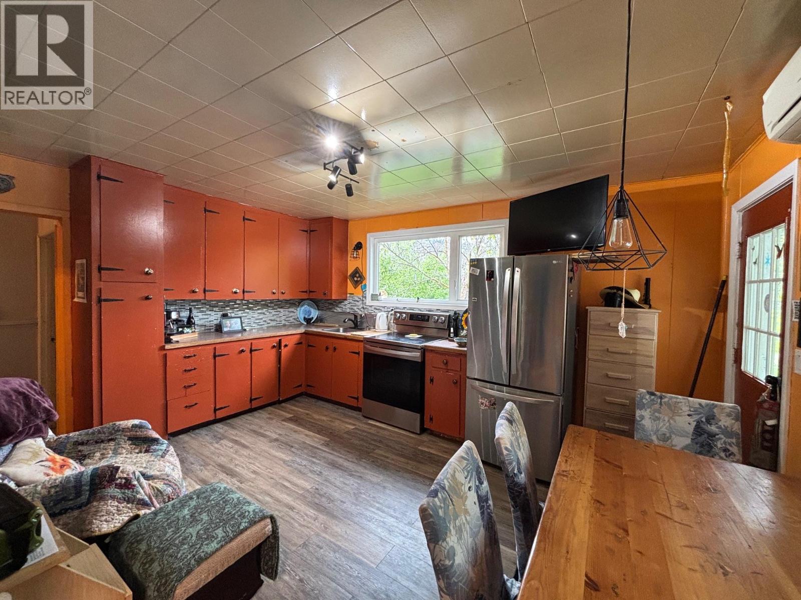 3900 3 Highway, Rock Creek, British Columbia  V0H 1Y0 - Photo 18 - 10381330