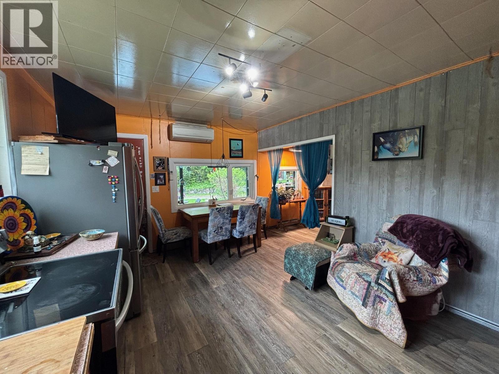 3900 3 Highway, Rock Creek, British Columbia  V0H 1Y0 - Photo 19 - 10381330