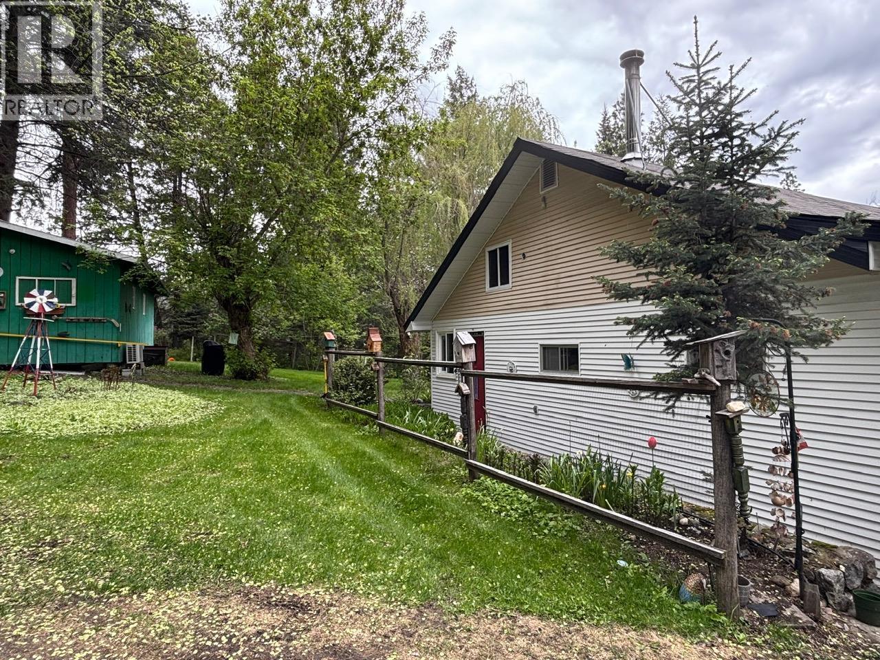 3900 3 Highway, Rock Creek, British Columbia  V0H 1Y0 - Photo 27 - 10381330