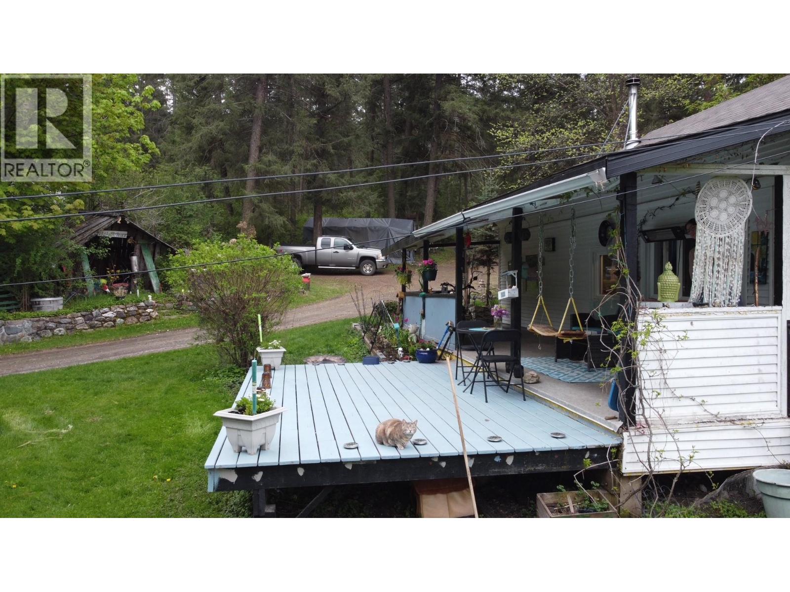 3900 3 Highway, Rock Creek, British Columbia  V0H 1Y0 - Photo 3 - 10381330