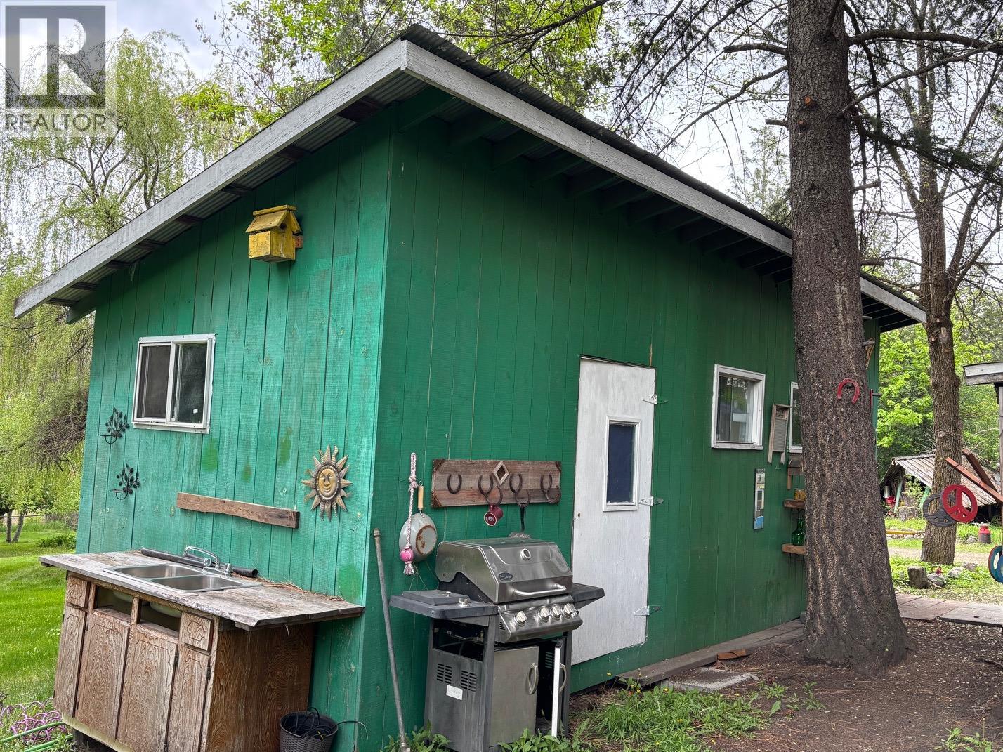 3900 3 Highway, Rock Creek, British Columbia  V0H 1Y0 - Photo 42 - 10381330