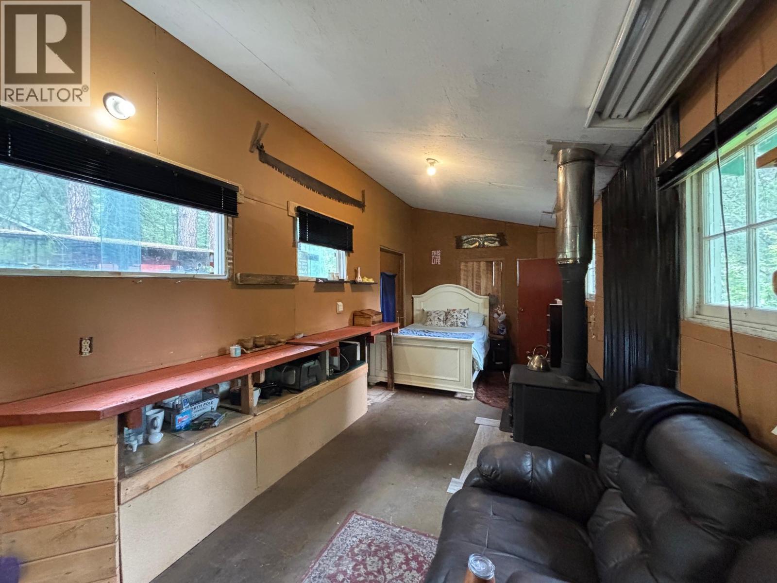 3900 3 Highway, Rock Creek, British Columbia  V0H 1Y0 - Photo 44 - 10381330