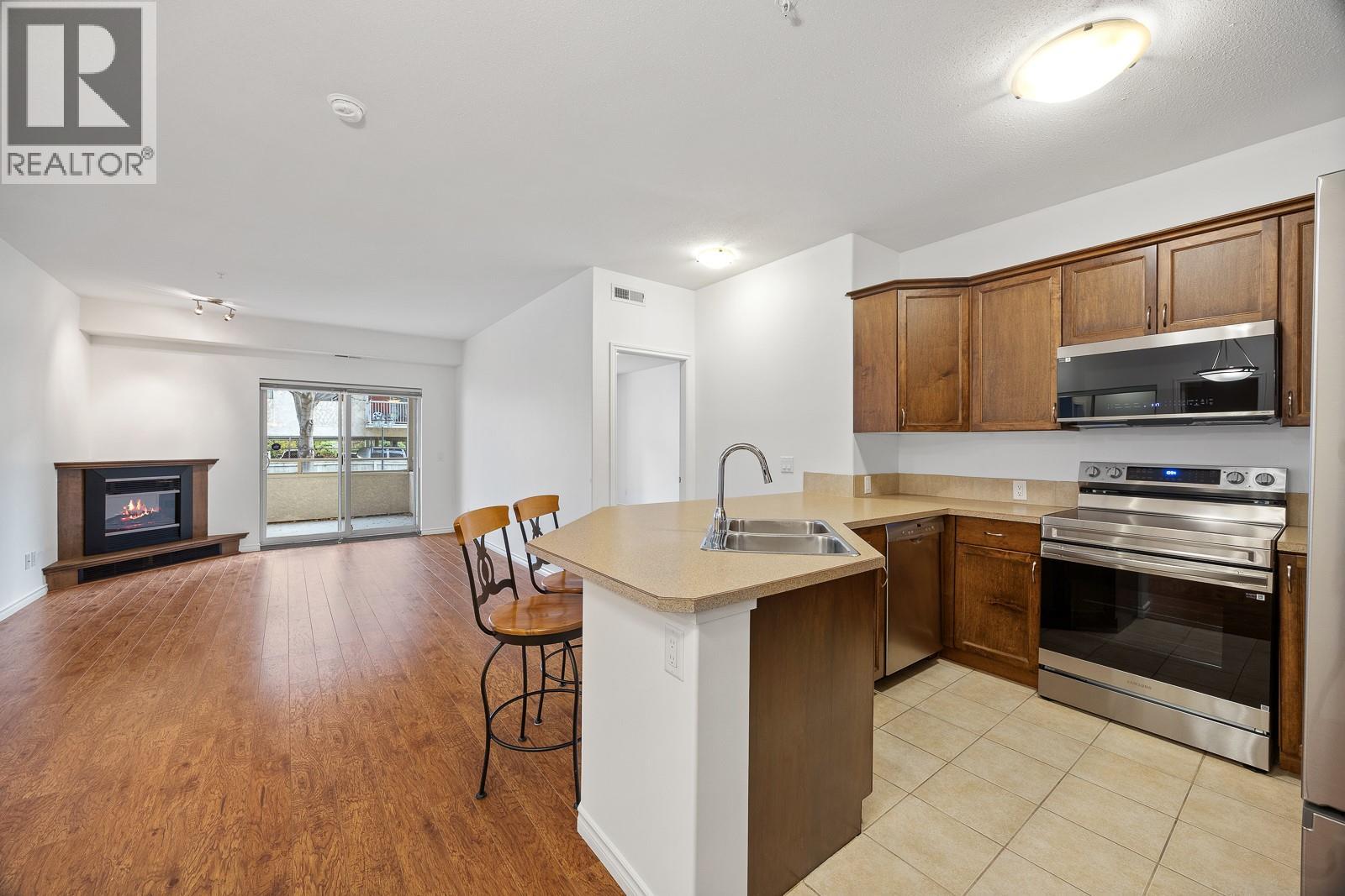 1007 Harvey Avenue Unit# 104, Kelowna, British Columbia  V1Y 6E4 - Photo 3 - 10380736