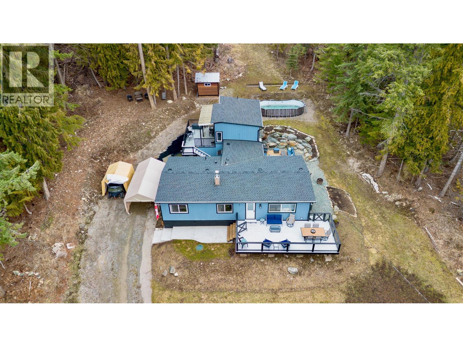 7519 Anglemont Drive, Anglemont, British Columbia  V0E 1M8 - Photo 11 - 10377231