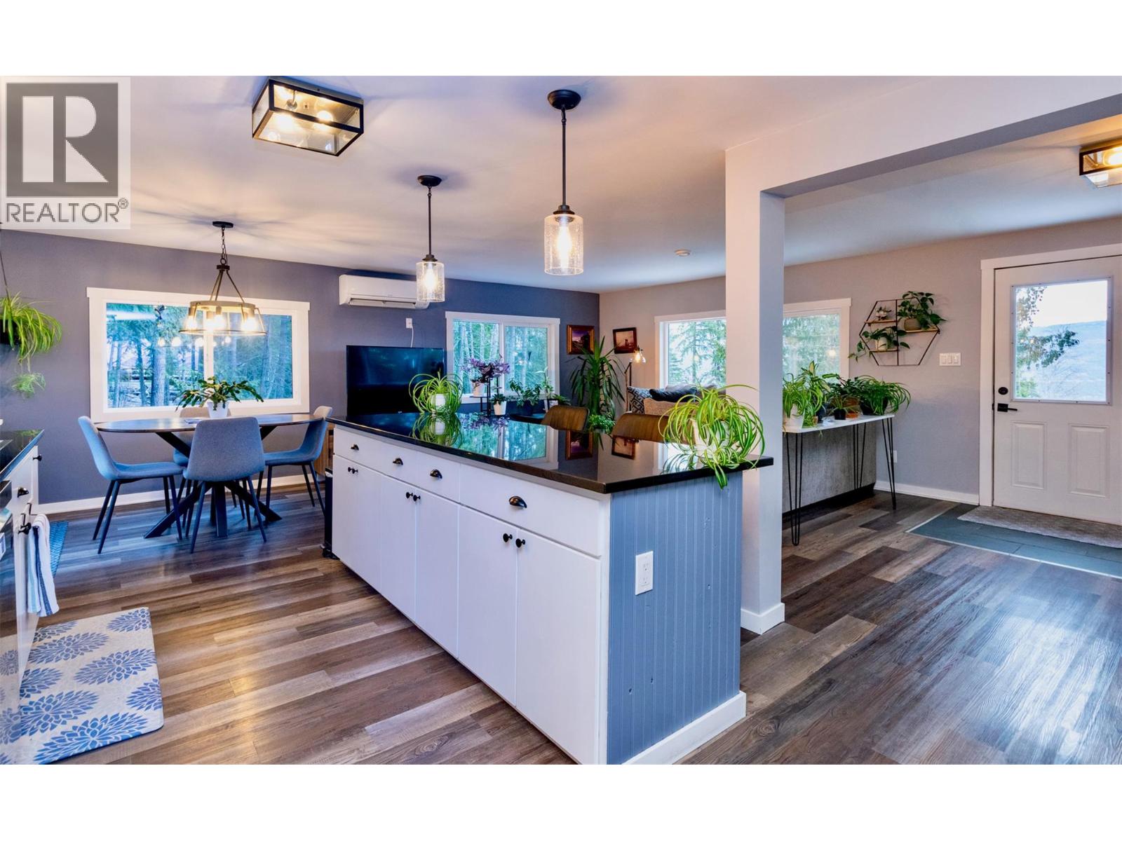 7519 Anglemont Drive, Anglemont, British Columbia  V0E 1M8 - Photo 19 - 10377231