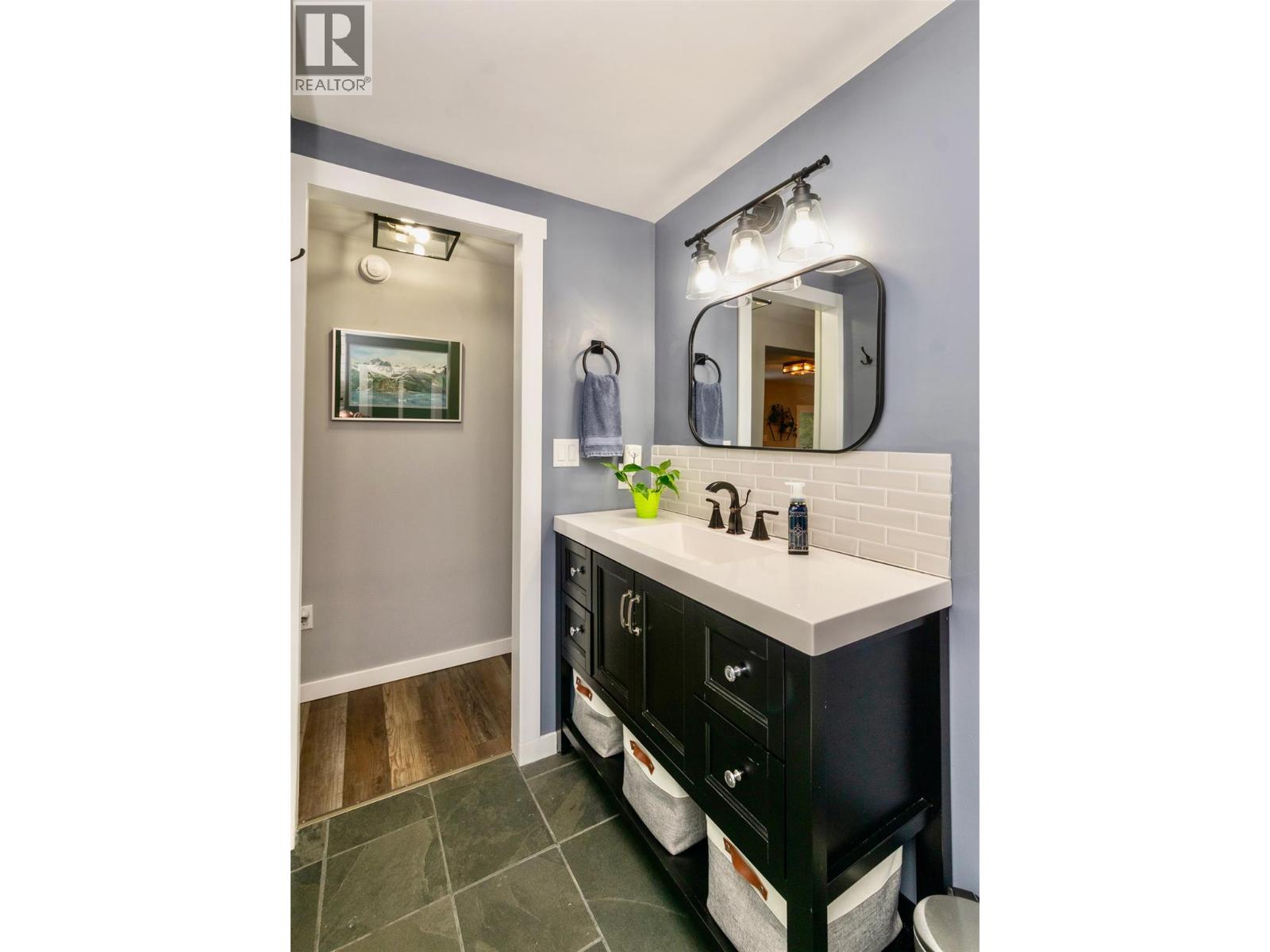 7519 Anglemont Drive, Anglemont, British Columbia  V0E 1M8 - Photo 26 - 10377231