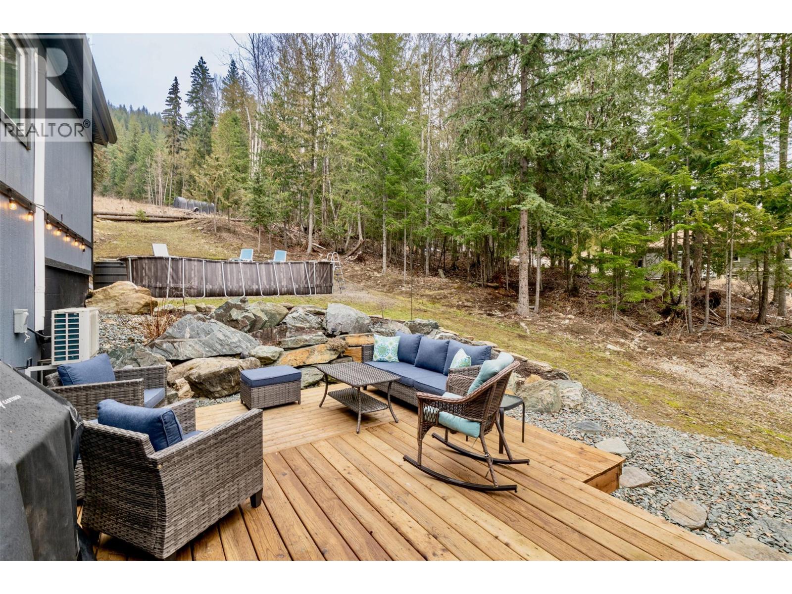 7519 Anglemont Drive, Anglemont, British Columbia  V0E 1M8 - Photo 40 - 10377231