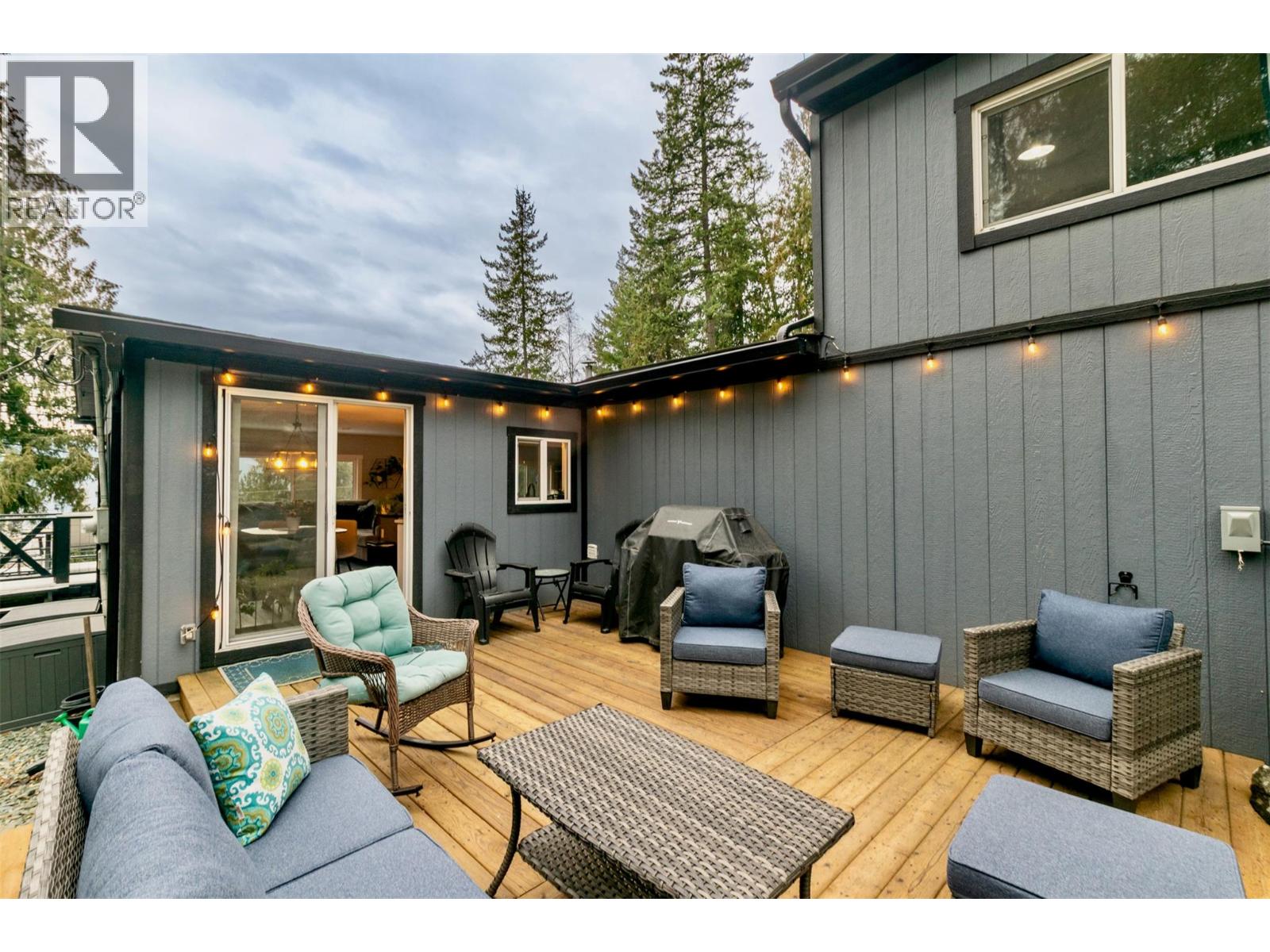 7519 Anglemont Drive, Anglemont, British Columbia  V0E 1M8 - Photo 41 - 10377231