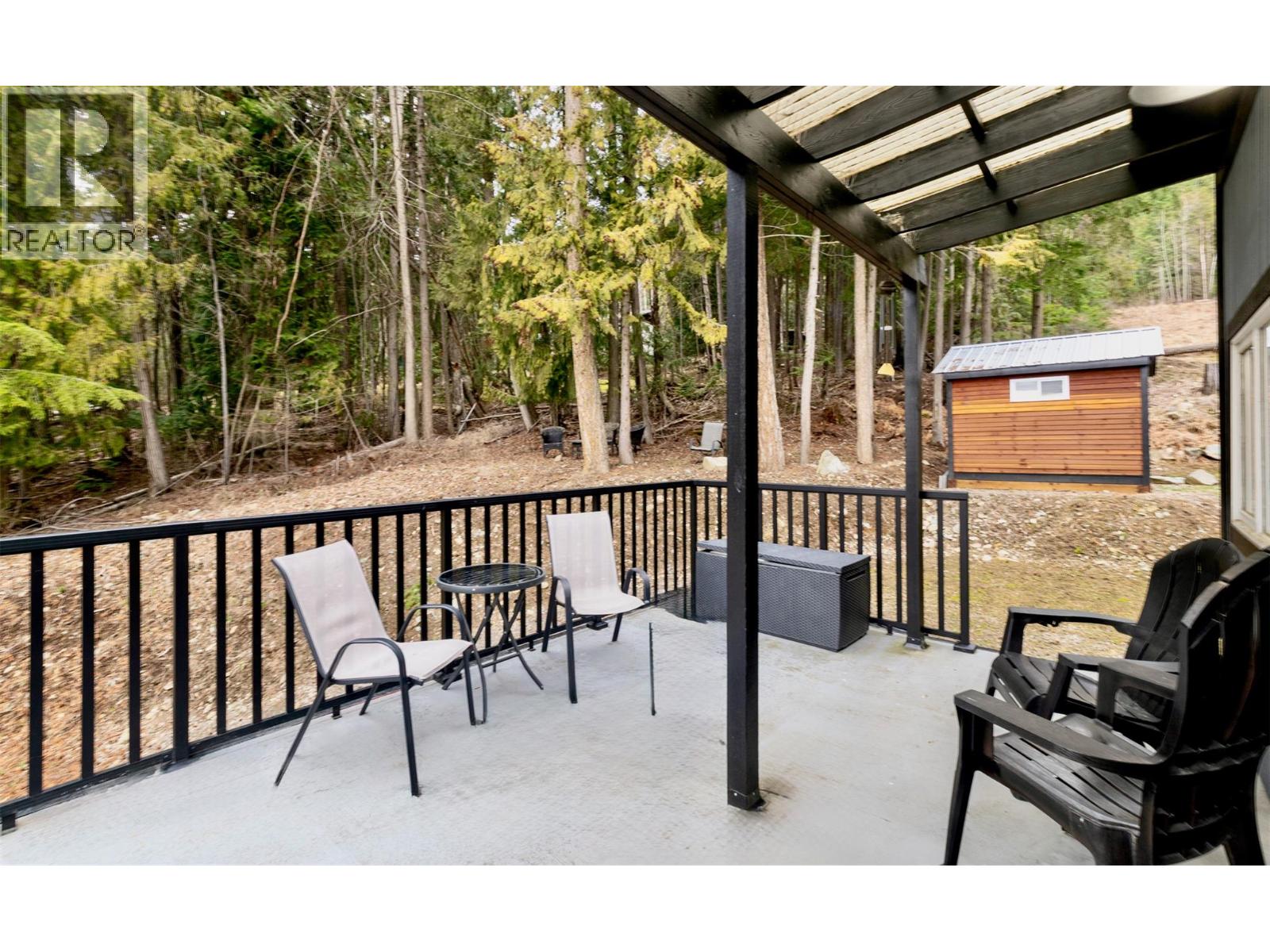 7519 Anglemont Drive, Anglemont, British Columbia  V0E 1M8 - Photo 43 - 10377231