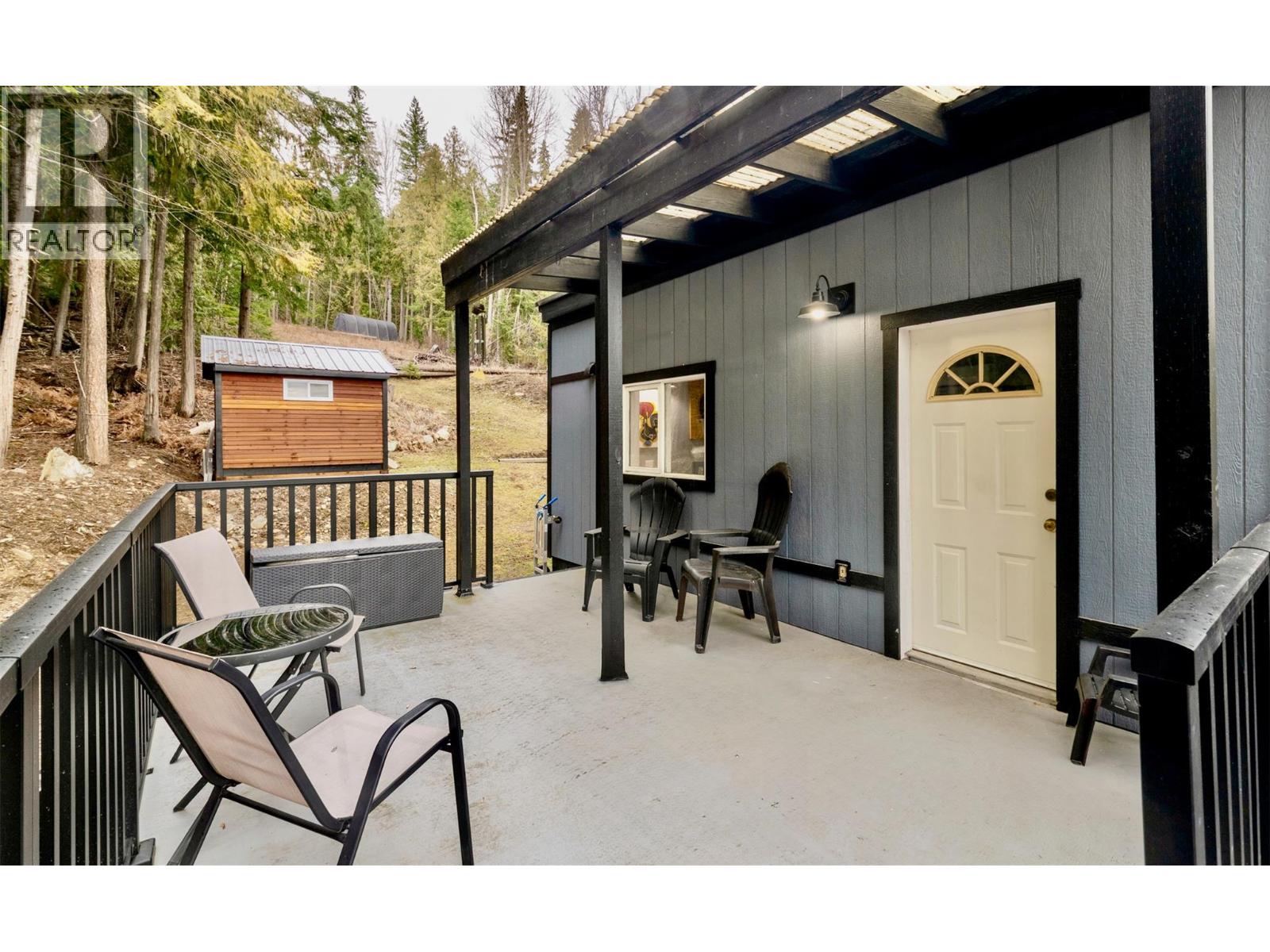 7519 Anglemont Drive, Anglemont, British Columbia  V0E 1M8 - Photo 44 - 10377231