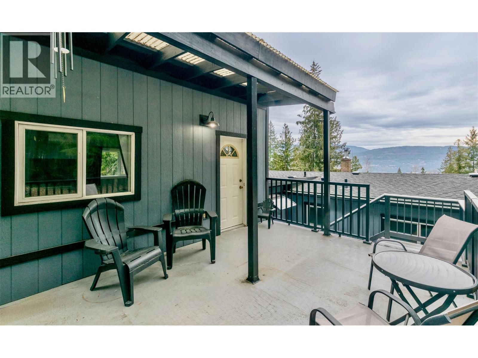 7519 Anglemont Drive, Anglemont, British Columbia  V0E 1M8 - Photo 45 - 10377231