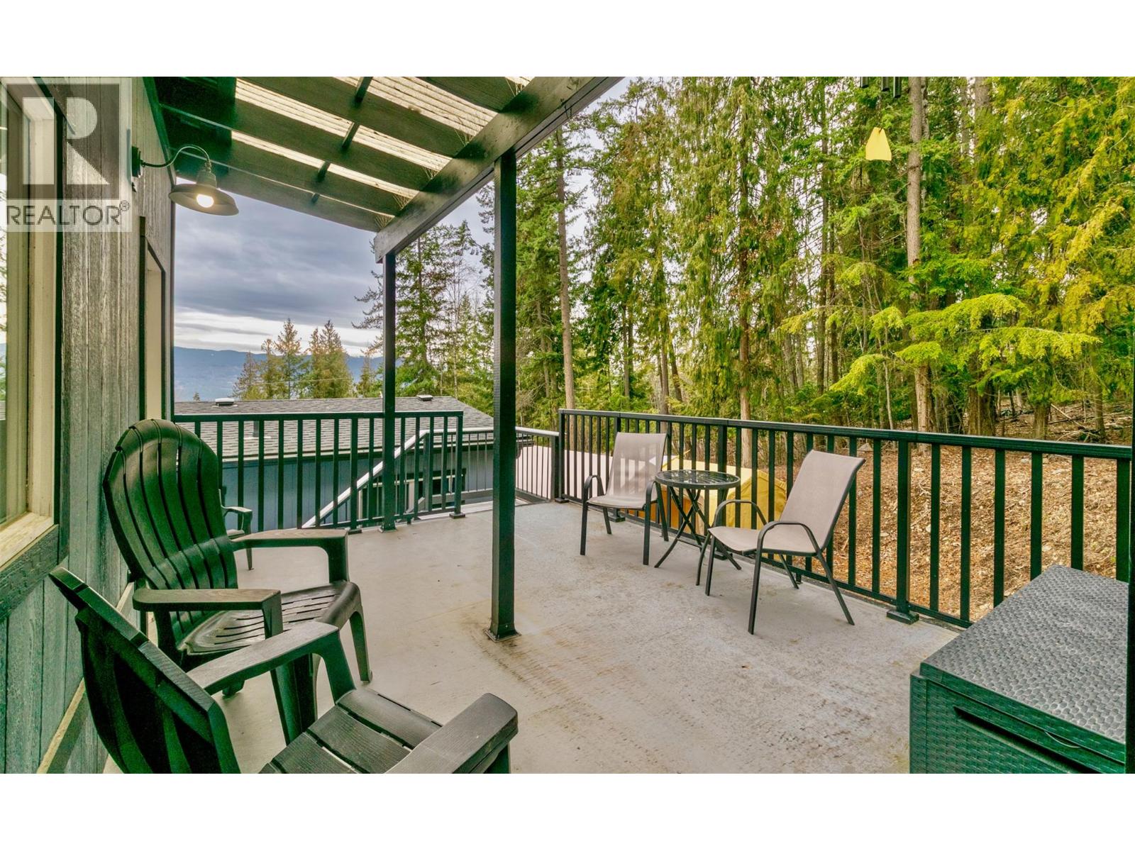 7519 Anglemont Drive, Anglemont, British Columbia  V0E 1M8 - Photo 46 - 10377231