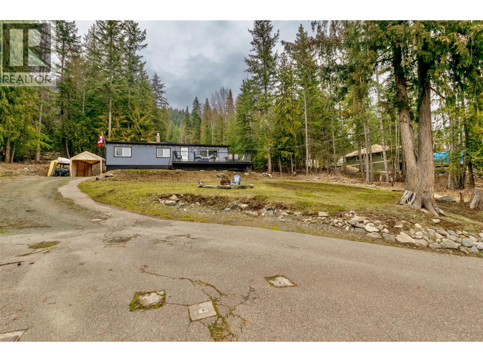 7519 Anglemont Drive, Anglemont, British Columbia  V0E 1M8 - Photo 57 - 10377231