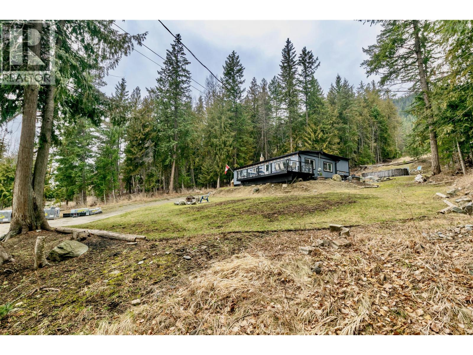 7519 Anglemont Drive, Anglemont, British Columbia  V0E 1M8 - Photo 61 - 10377231