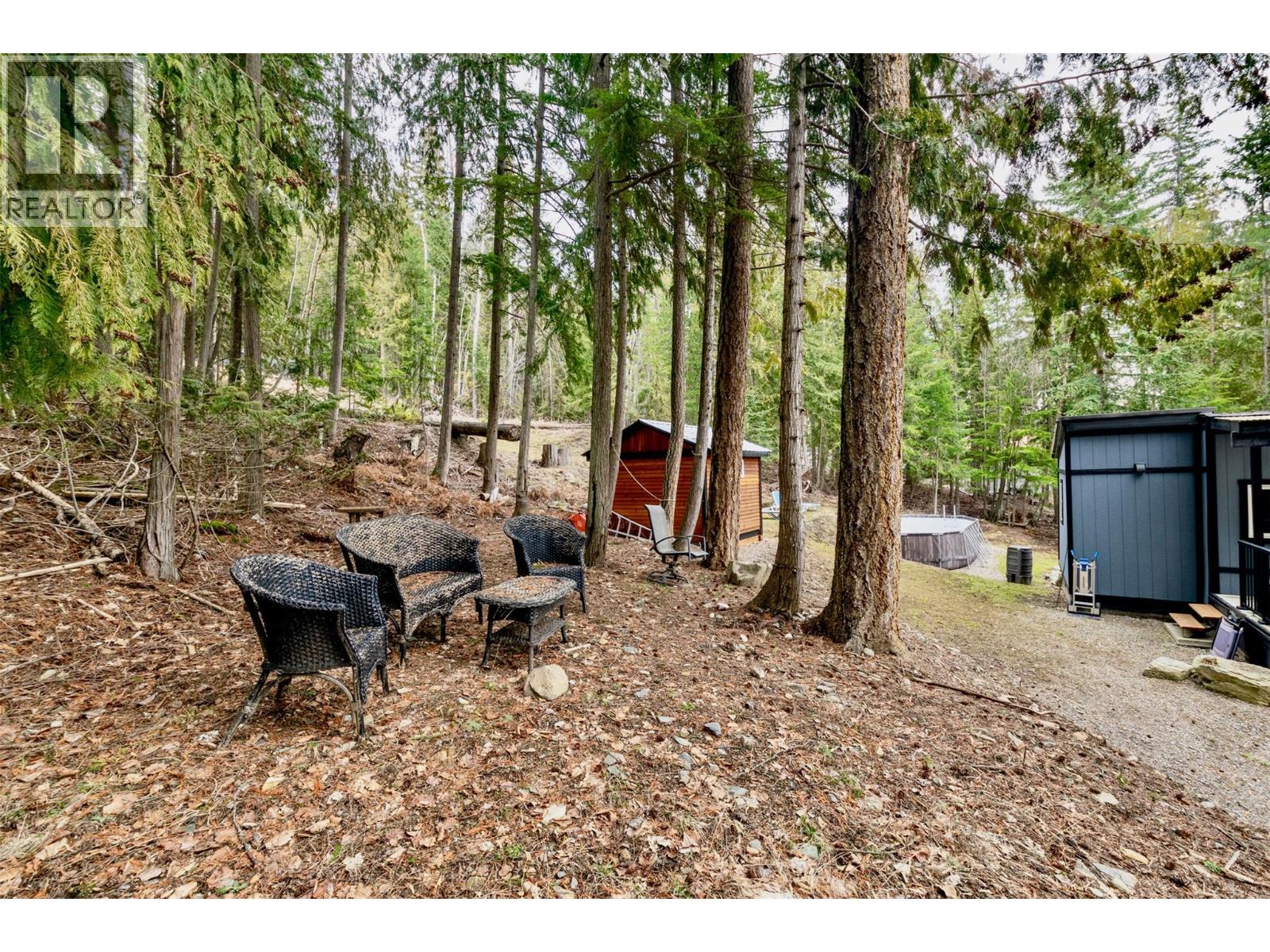 7519 Anglemont Drive, Anglemont, British Columbia  V0E 1M8 - Photo 63 - 10377231