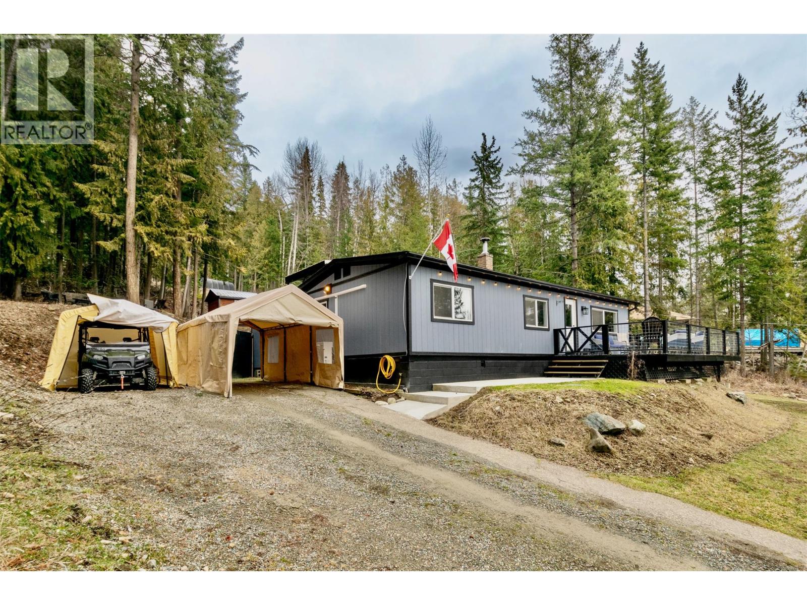 7519 Anglemont Drive, Anglemont, British Columbia  V0E 1M8 - Photo 66 - 10377231