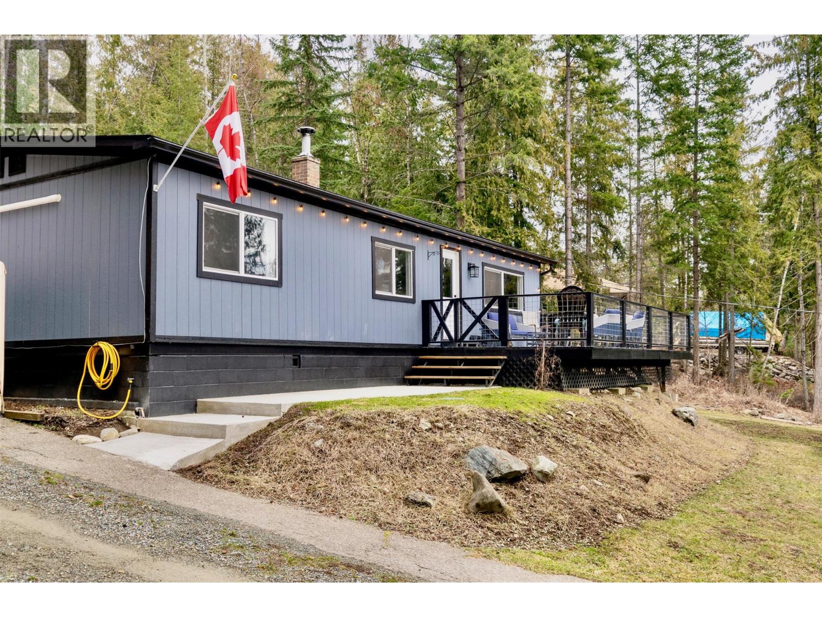 7519 Anglemont Drive, Anglemont, British Columbia  V0E 1M8 - Photo 67 - 10377231