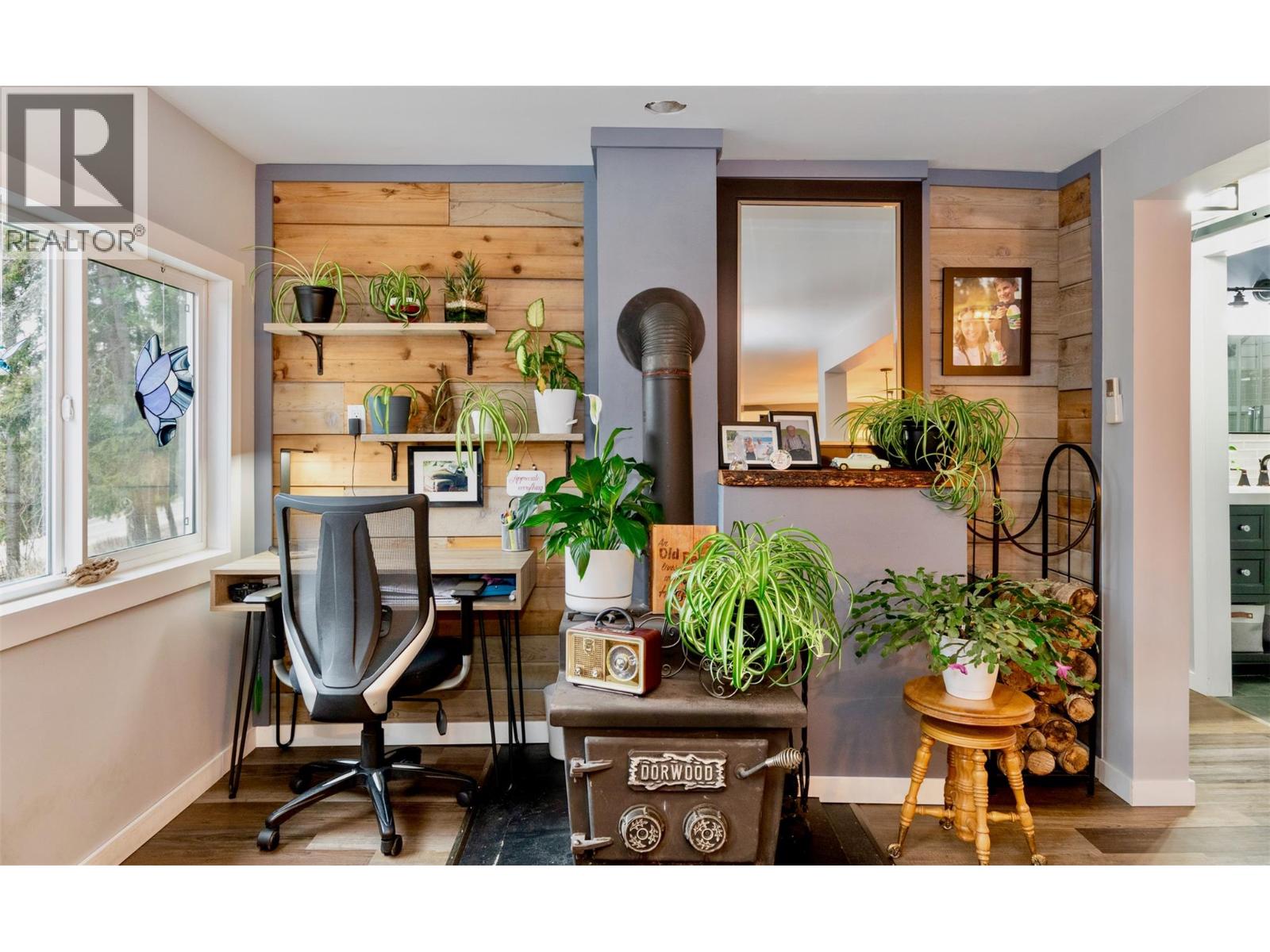 7519 Anglemont Drive, Anglemont, British Columbia  V0E 1M8 - Photo 7 - 10377231