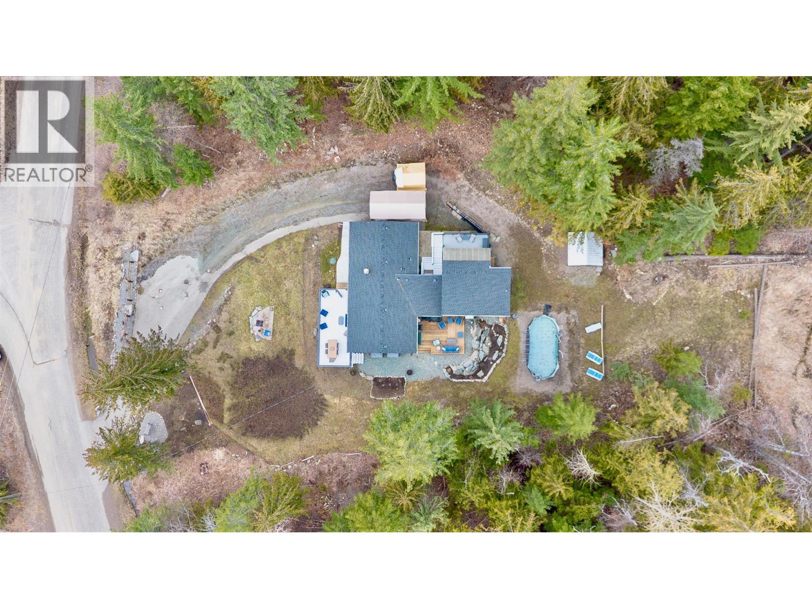 7519 Anglemont Drive, Anglemont, British Columbia  V0E 1M8 - Photo 71 - 10377231