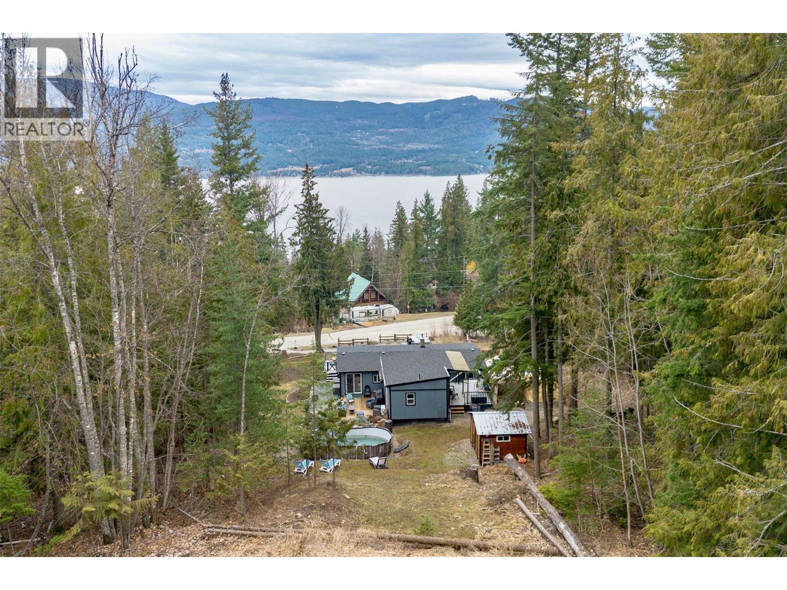 7519 Anglemont Drive, Anglemont, British Columbia  V0E 1M8 - Photo 74 - 10377231