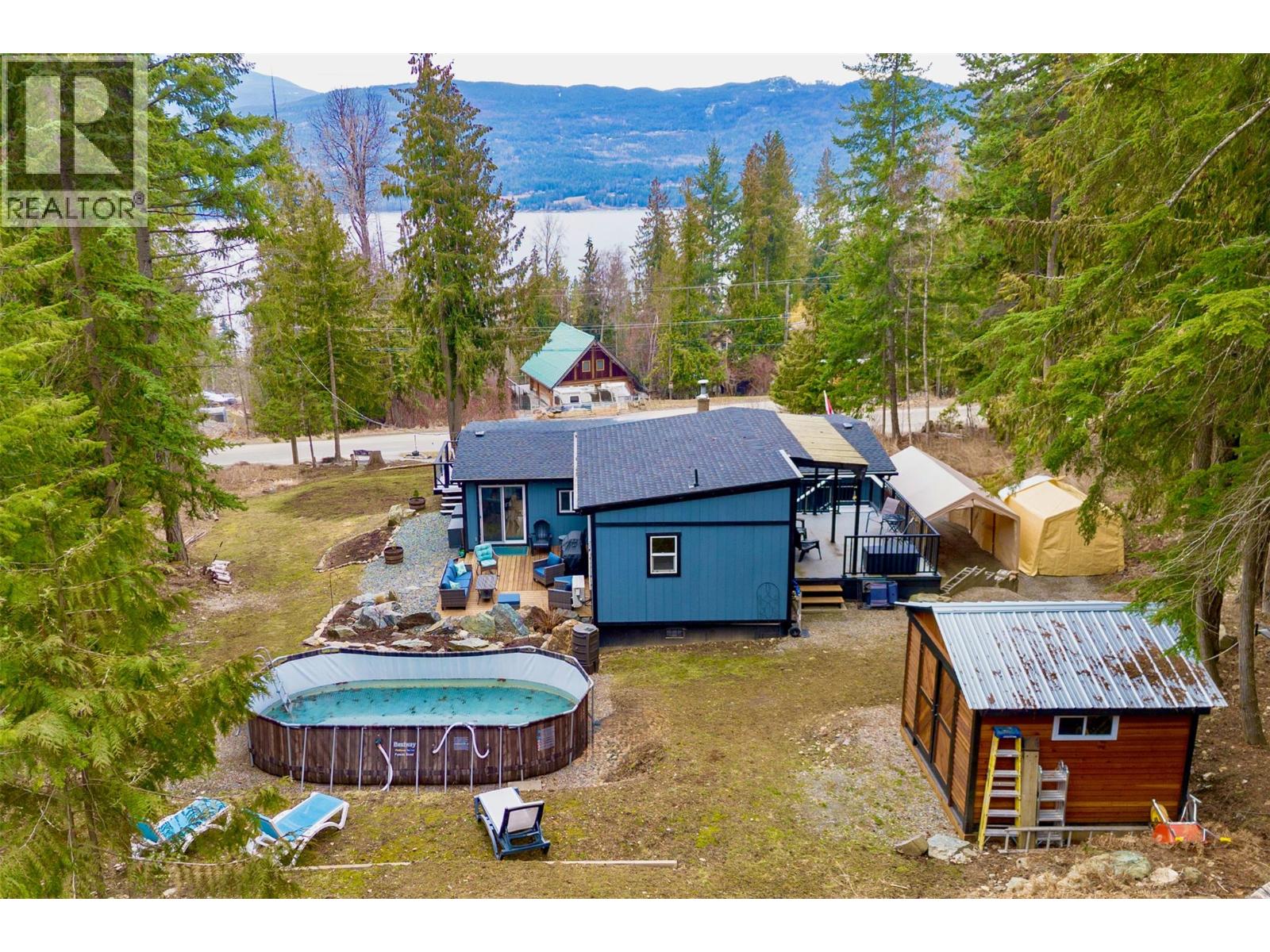 7519 Anglemont Drive, Anglemont, British Columbia  V0E 1M8 - Photo 75 - 10377231