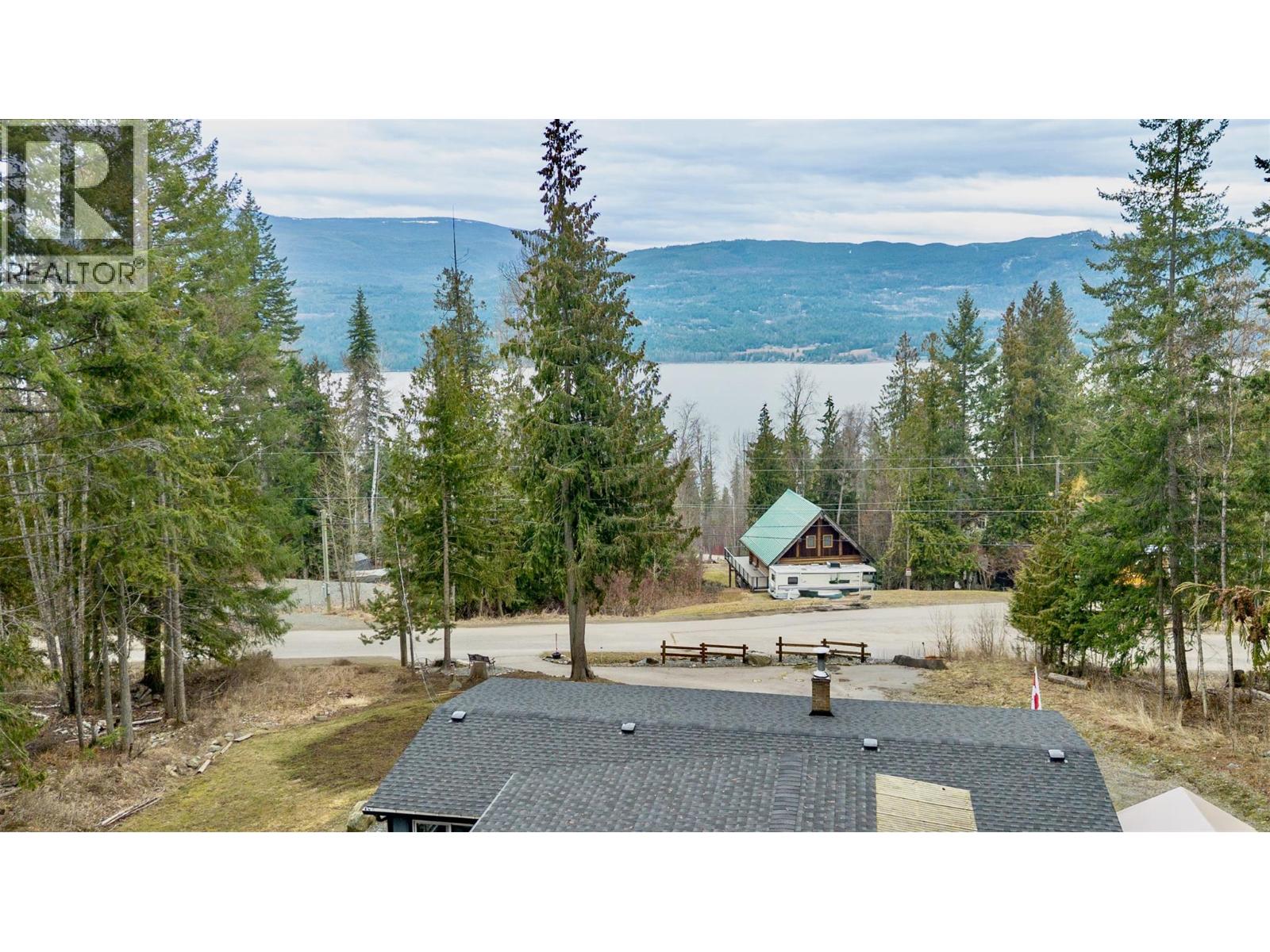 7519 Anglemont Drive, Anglemont, British Columbia  V0E 1M8 - Photo 77 - 10377231