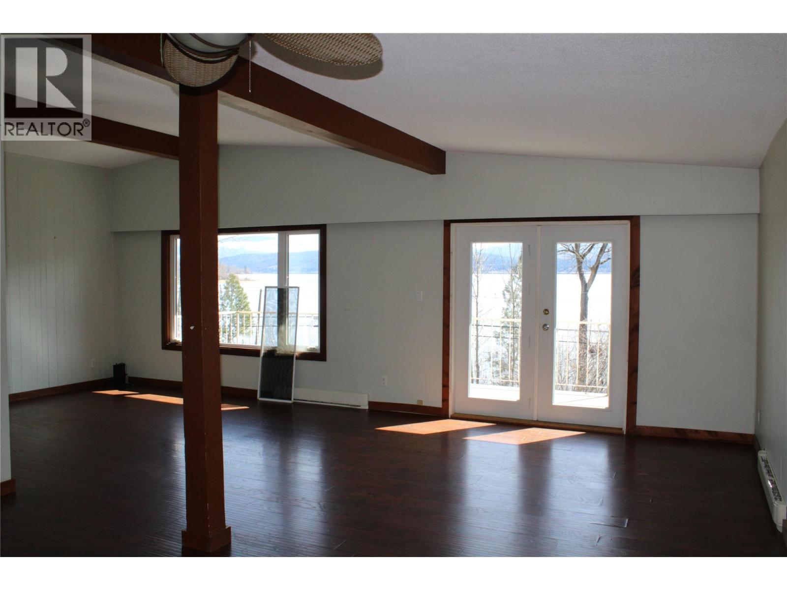 3003 Squilax-Anglemont Road, Lee Creek, British Columbia  V0E 1M4 - Photo 11 - 10381314