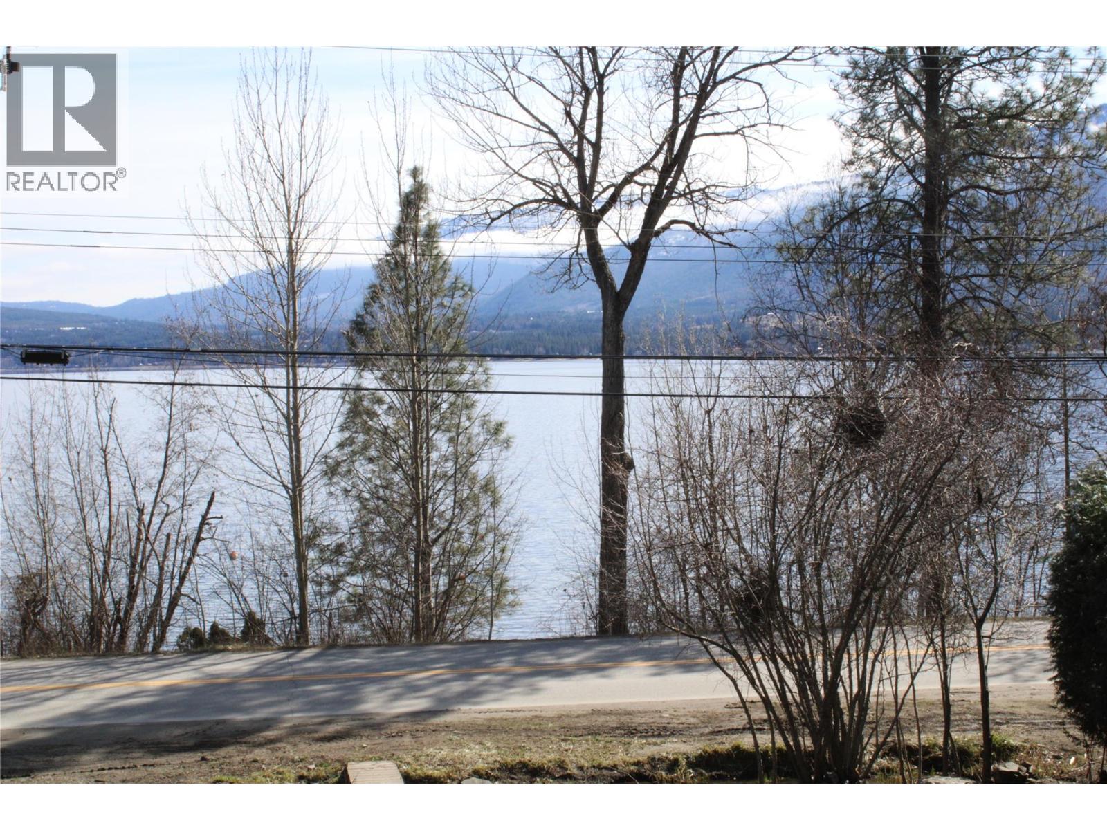 3003 Squilax-Anglemont Road, Lee Creek, British Columbia  V0E 1M4 - Photo 16 - 10381314