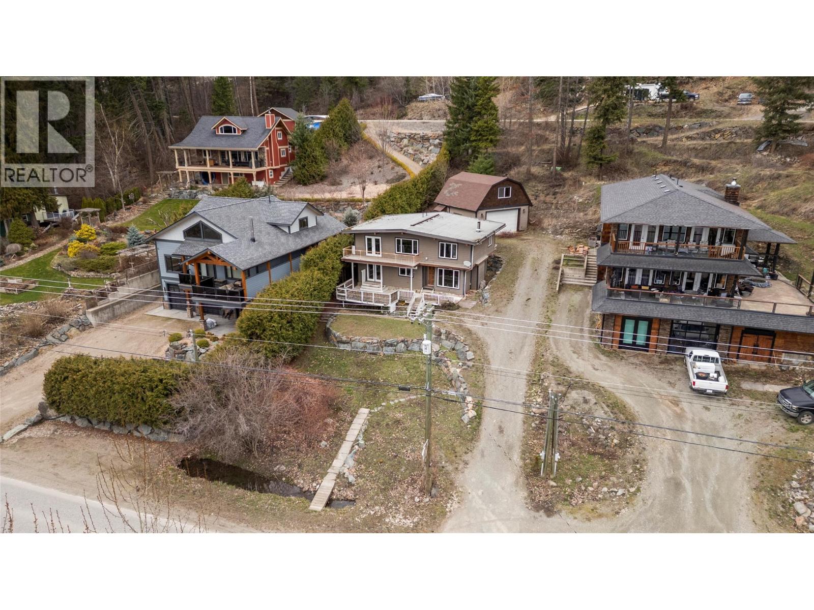 3003 Squilax-Anglemont Road, Lee Creek, British Columbia  V0E 1M4 - Photo 24 - 10381314