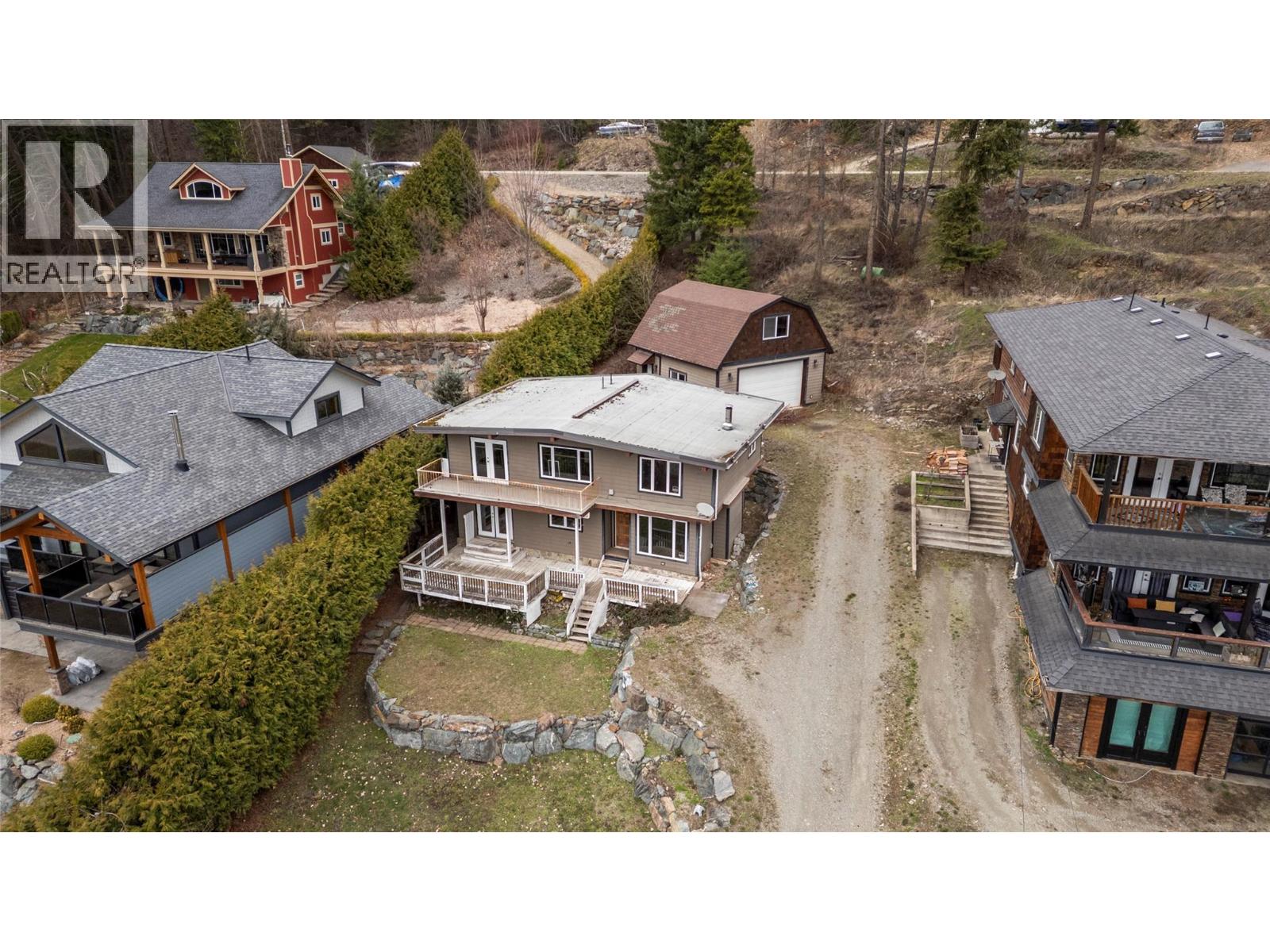 3003 Squilax-Anglemont Road, Lee Creek, British Columbia  V0E 1M4 - Photo 25 - 10381314