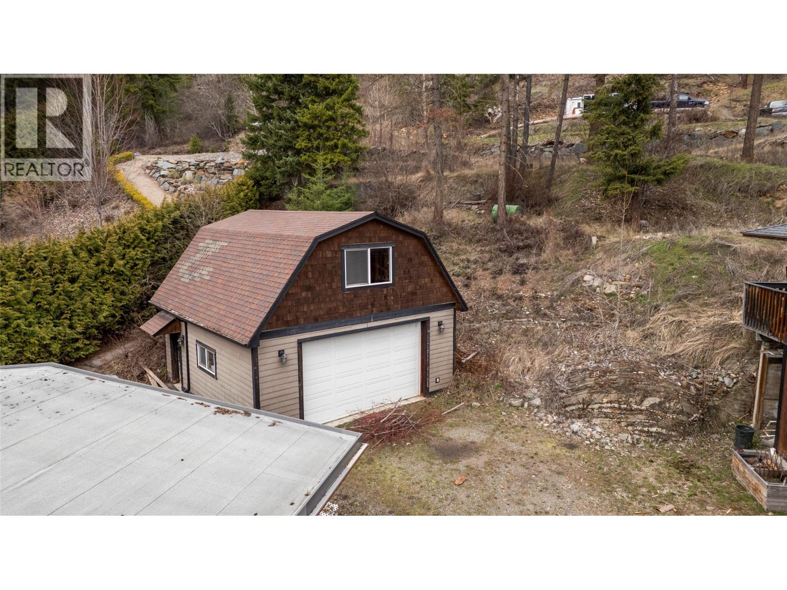 3003 Squilax-Anglemont Road, Lee Creek, British Columbia  V0E 1M4 - Photo 26 - 10381314