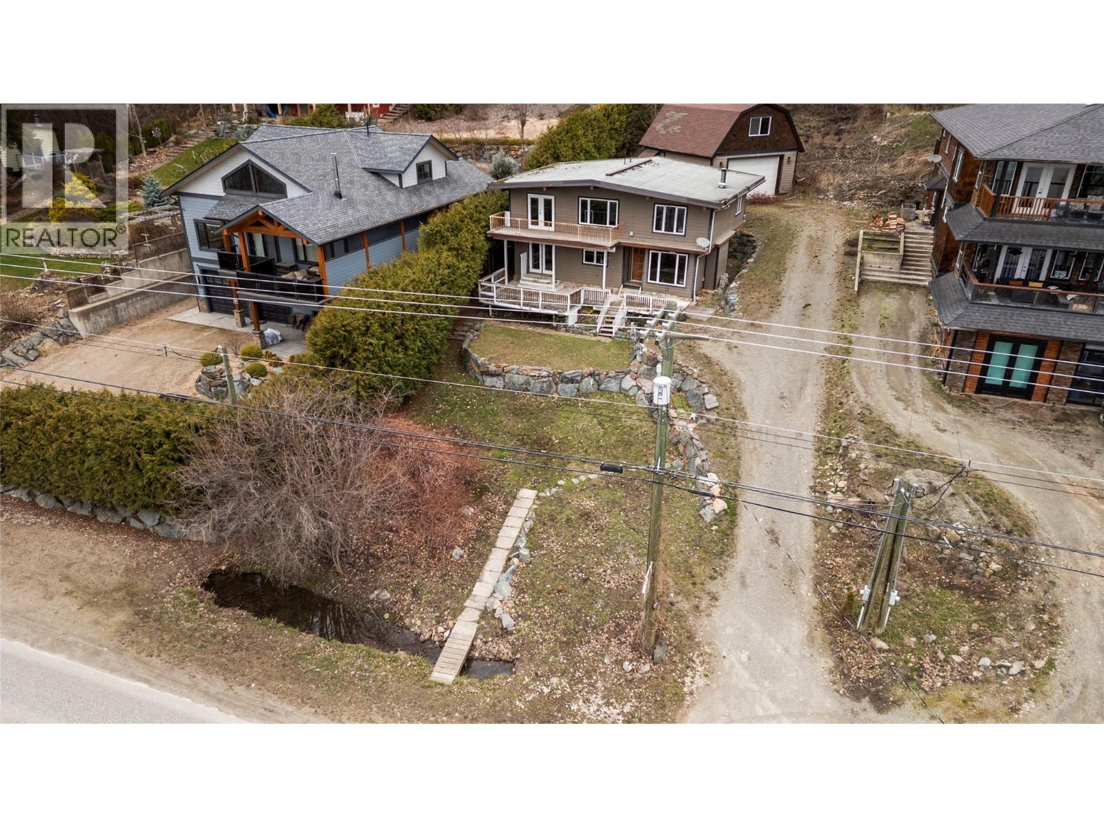 3003 Squilax-Anglemont Road, Lee Creek, British Columbia  V0E 1M4 - Photo 31 - 10381314